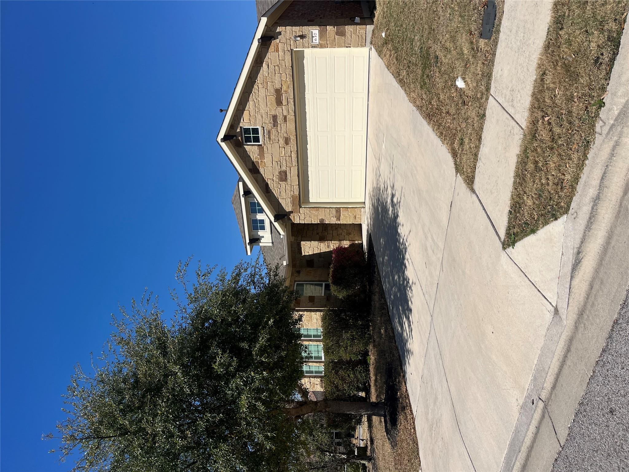 637 Palmilla St, Leander, TX 78641
