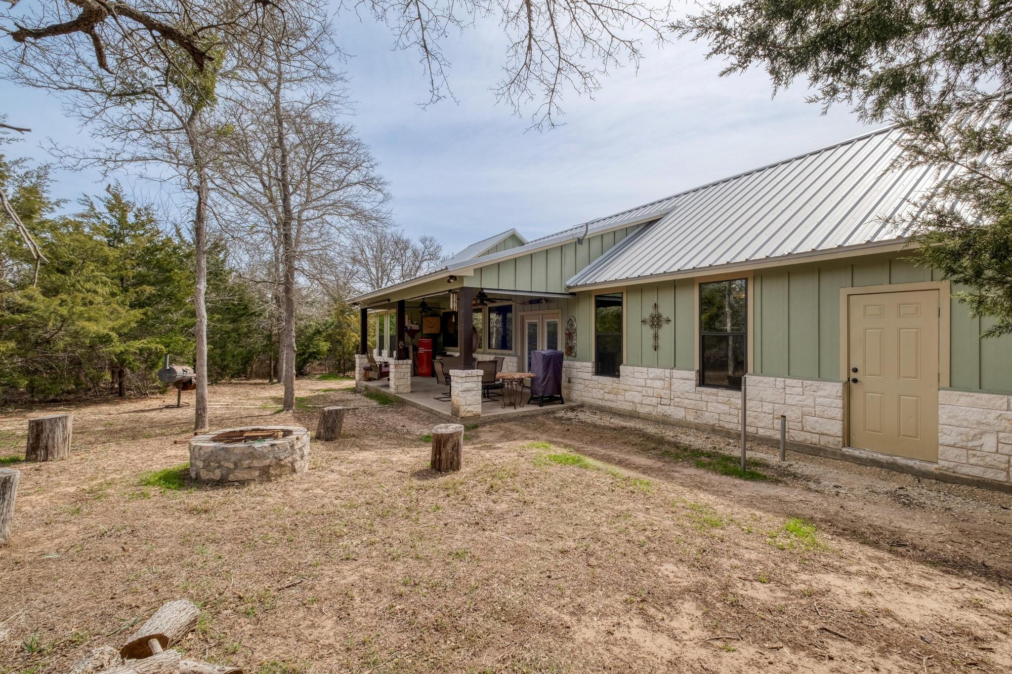 7152 Taylorsville Rd, Dale, TX 78616