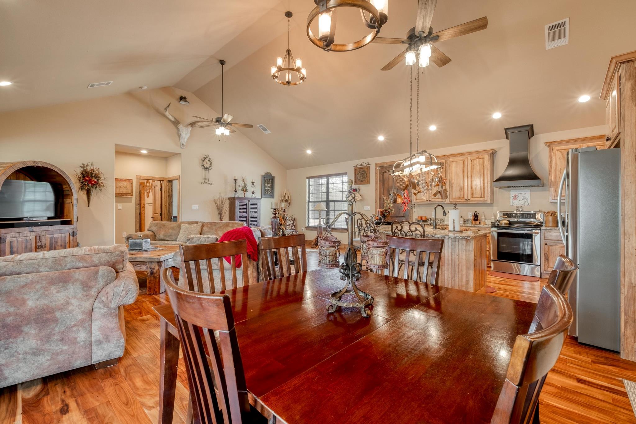 7152 Taylorsville Rd, Dale, TX 78616