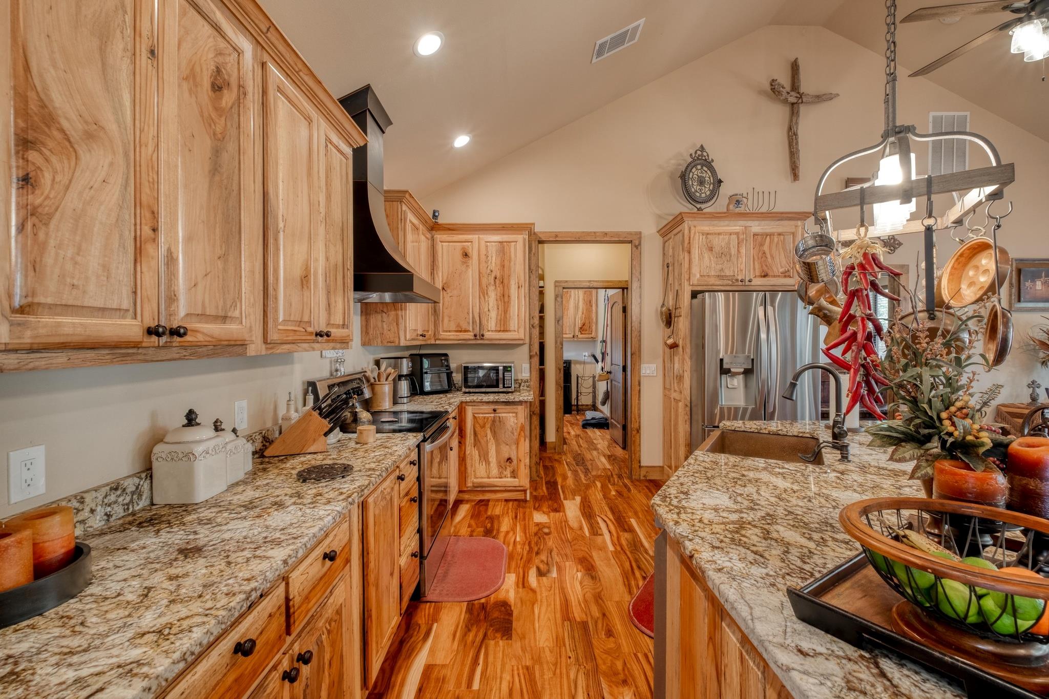 7152 Taylorsville Rd, Dale, TX 78616