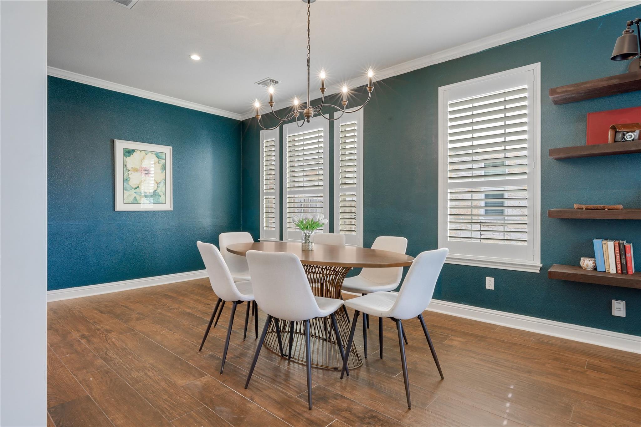 7621 Menler Dr, Austin, TX 78735