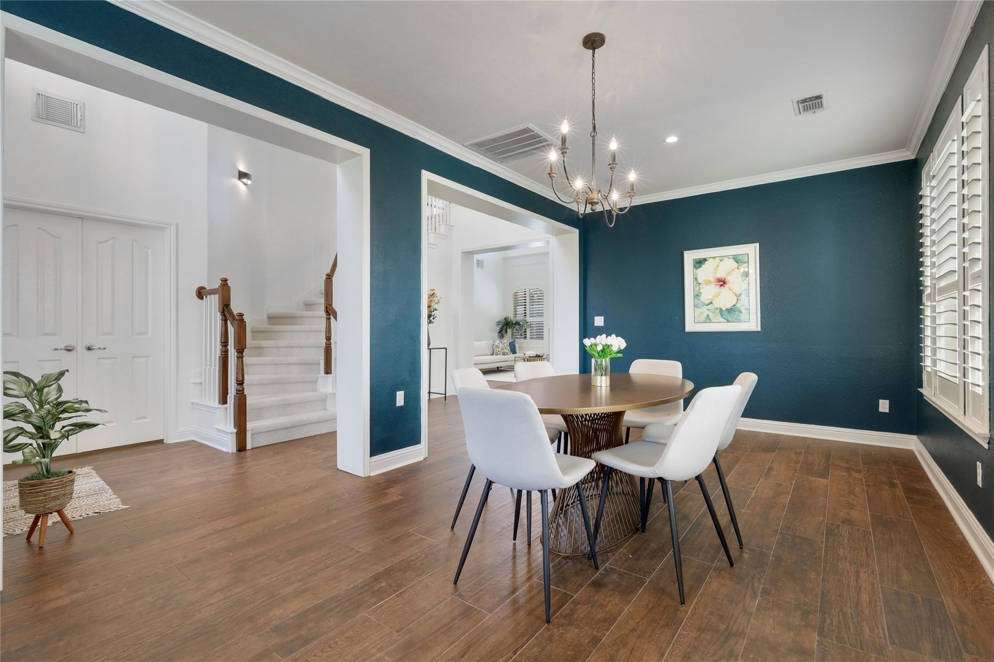 7621 Menler Dr, Austin, TX 78735