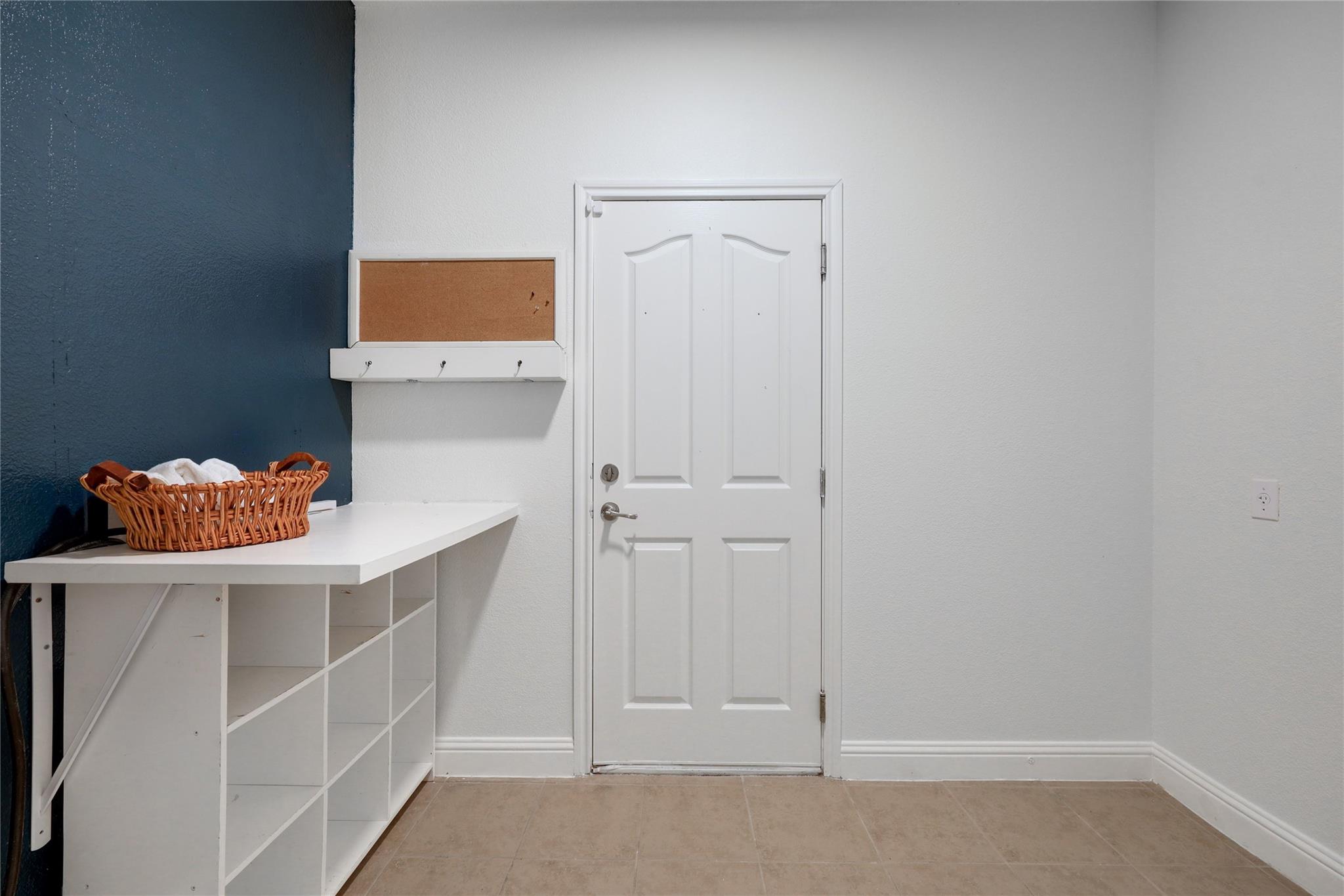 7621 Menler Dr, Austin, TX 78735