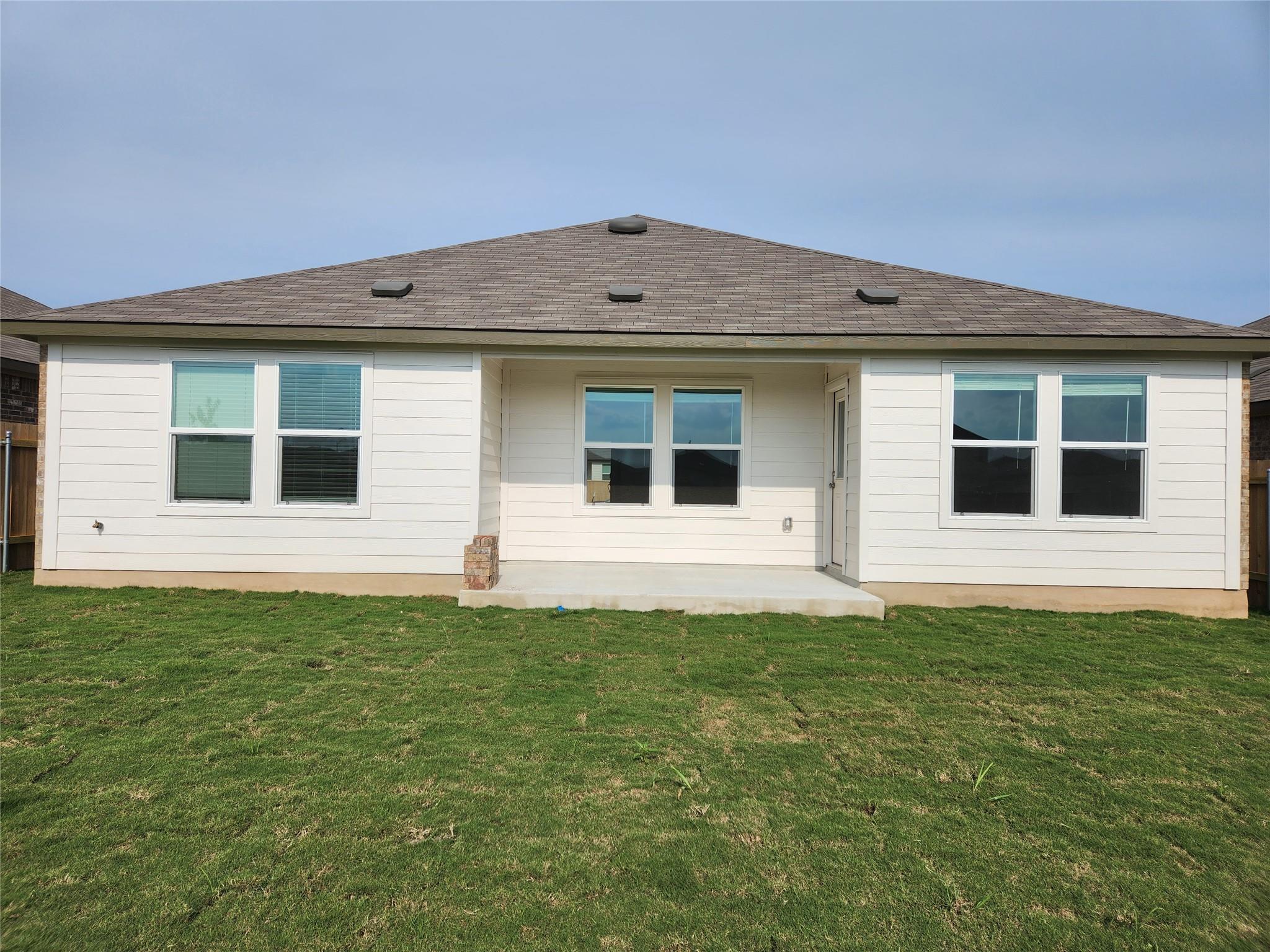 302 Sebring Cir, Hutto, TX 78634