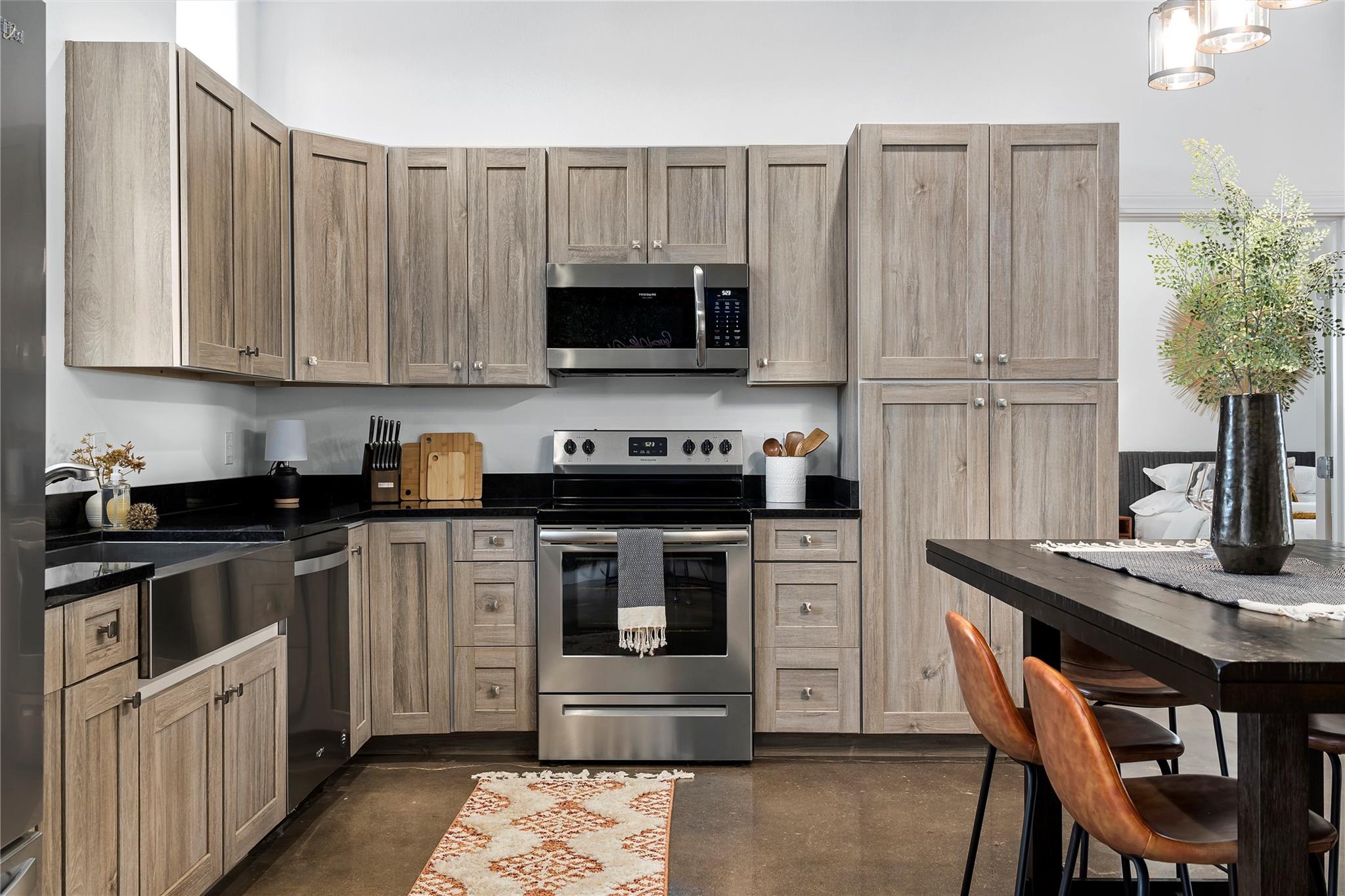 849 W Live Oak St, Fredericksburg, TX 78624