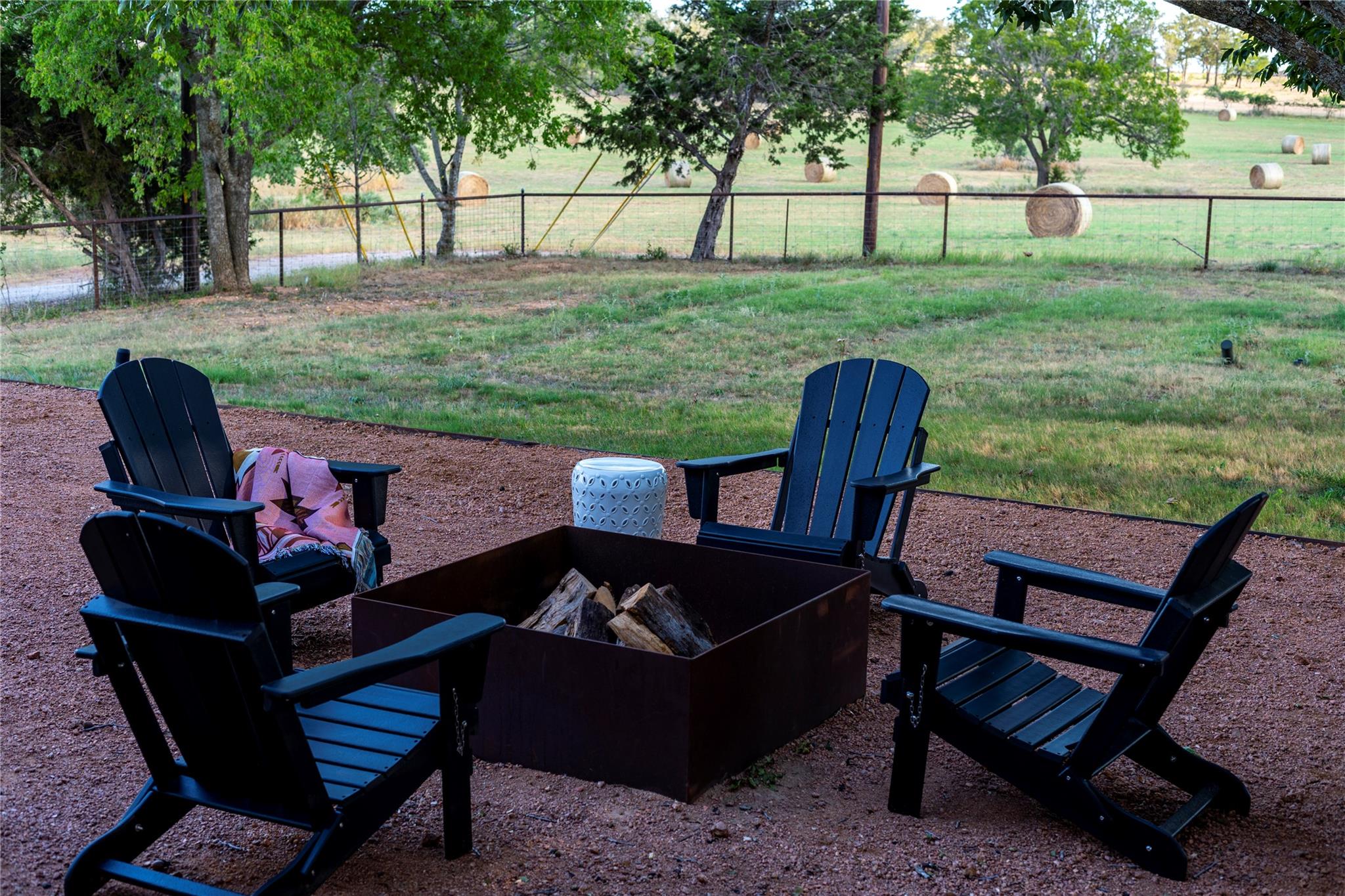 849 W Live Oak St, Fredericksburg, TX 78624