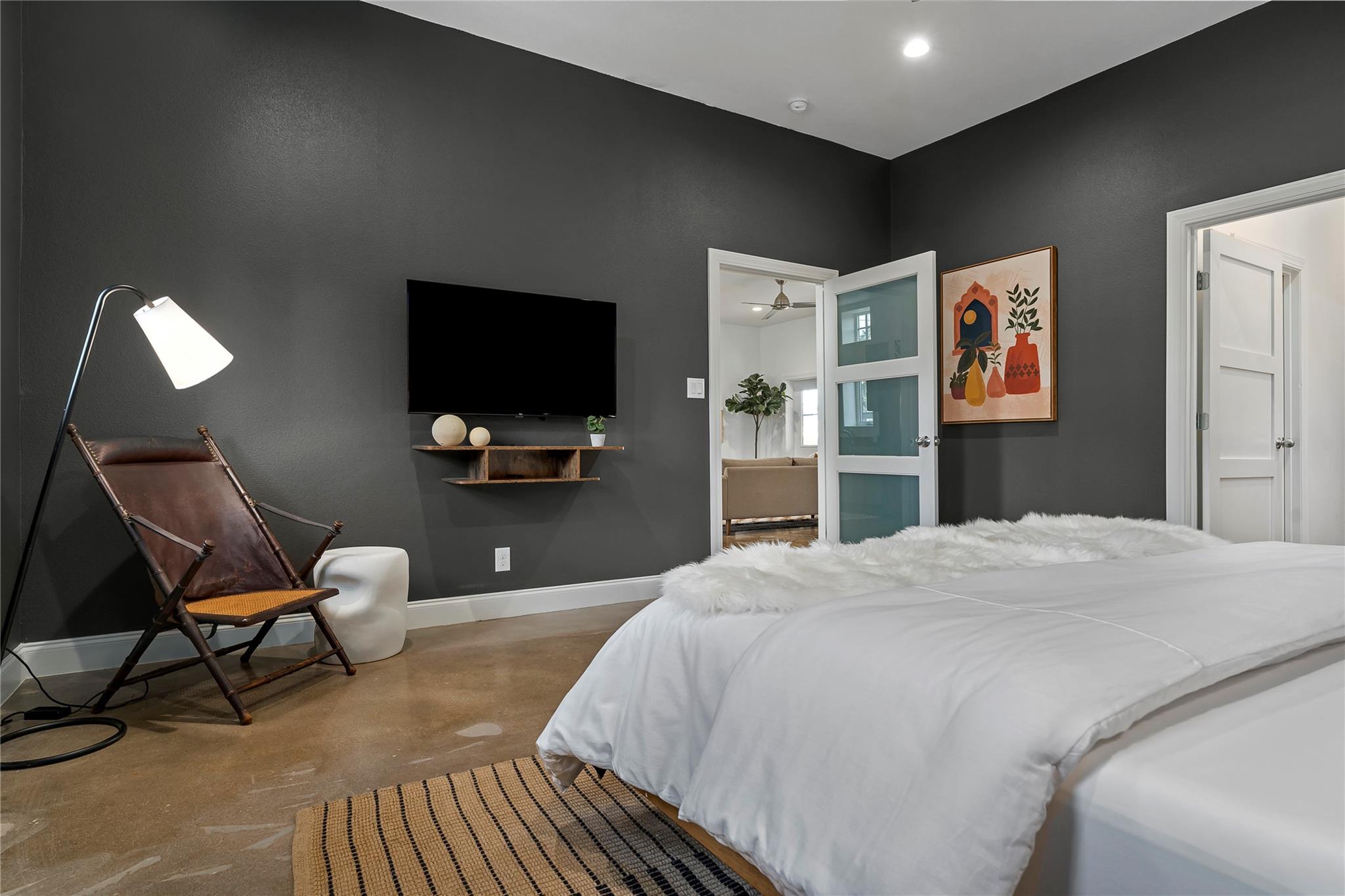 849 W Live Oak St, Fredericksburg, TX 78624