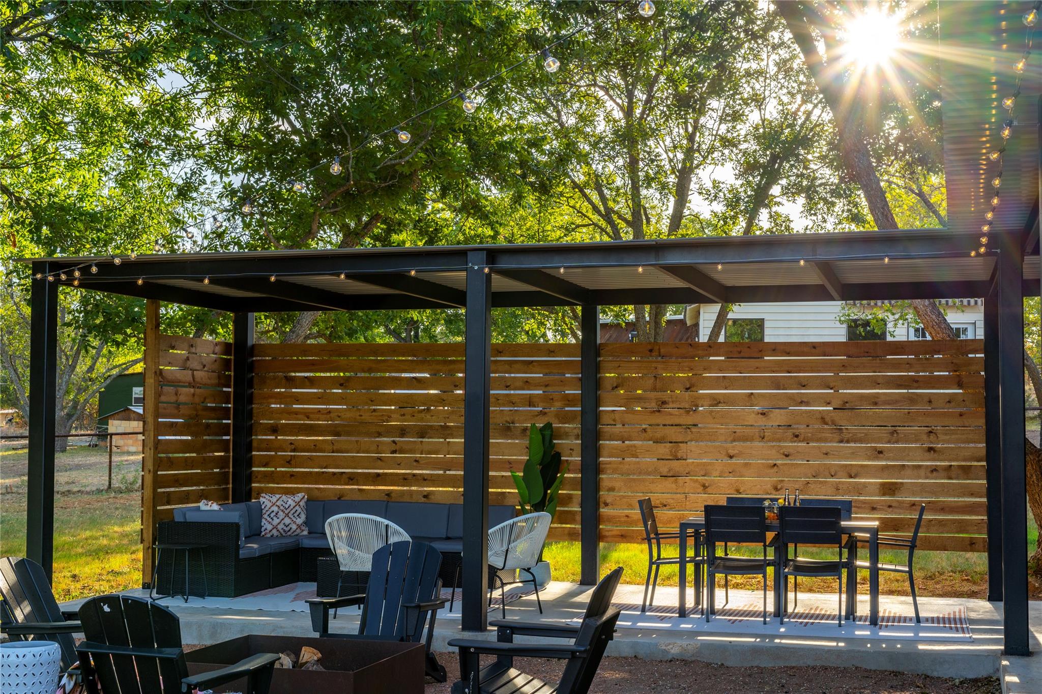 849 W Live Oak St, Fredericksburg, TX 78624