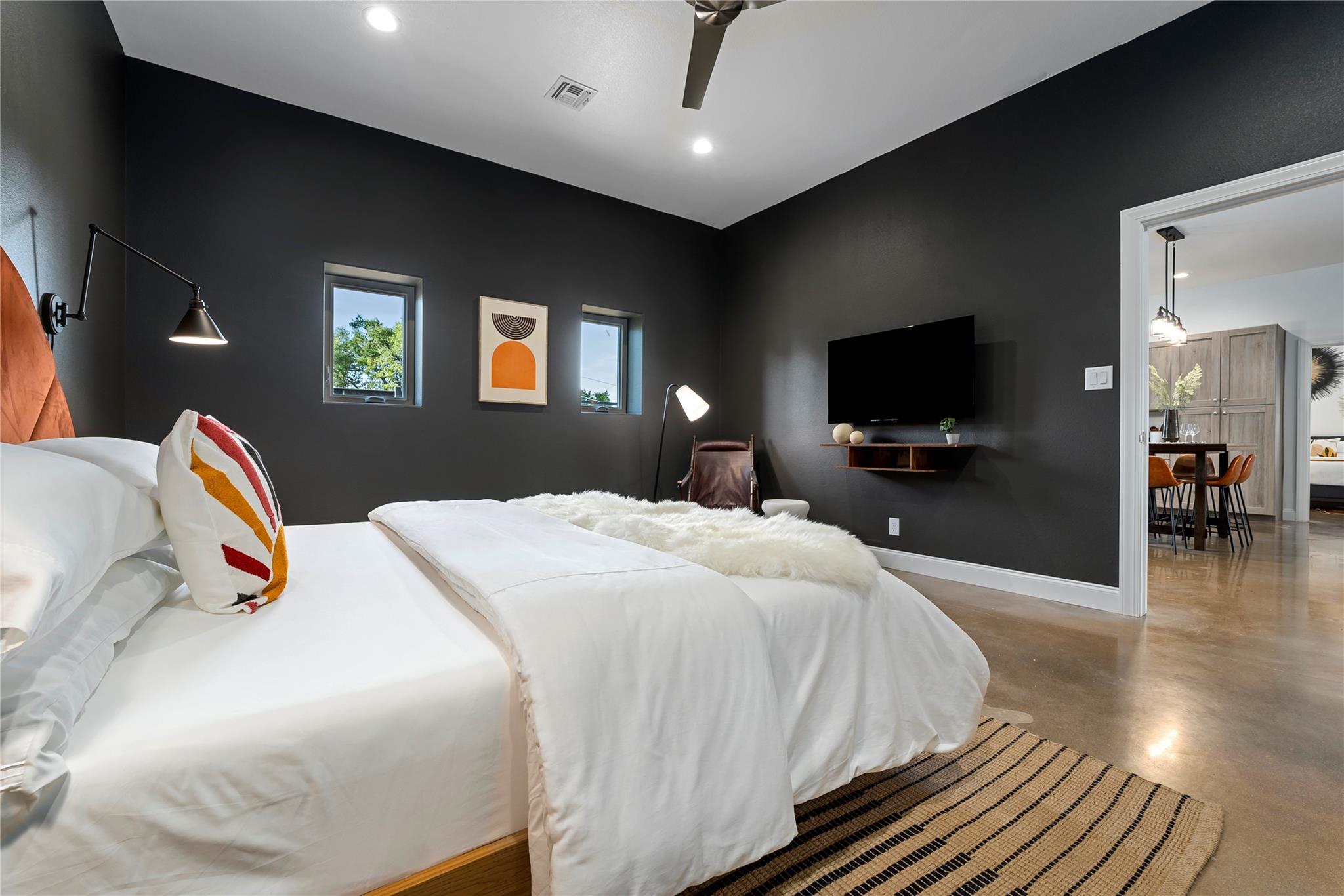 849 W Live Oak St, Fredericksburg, TX 78624