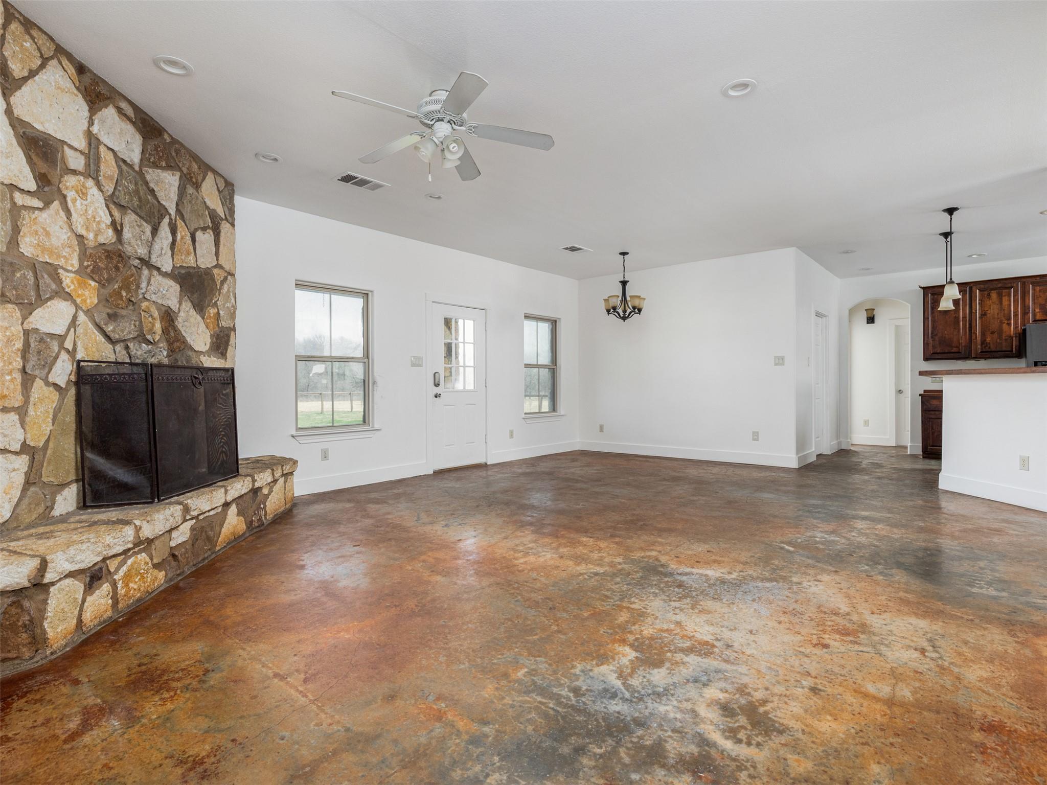 2610 Fm 3061, Thorndale, TX 76577