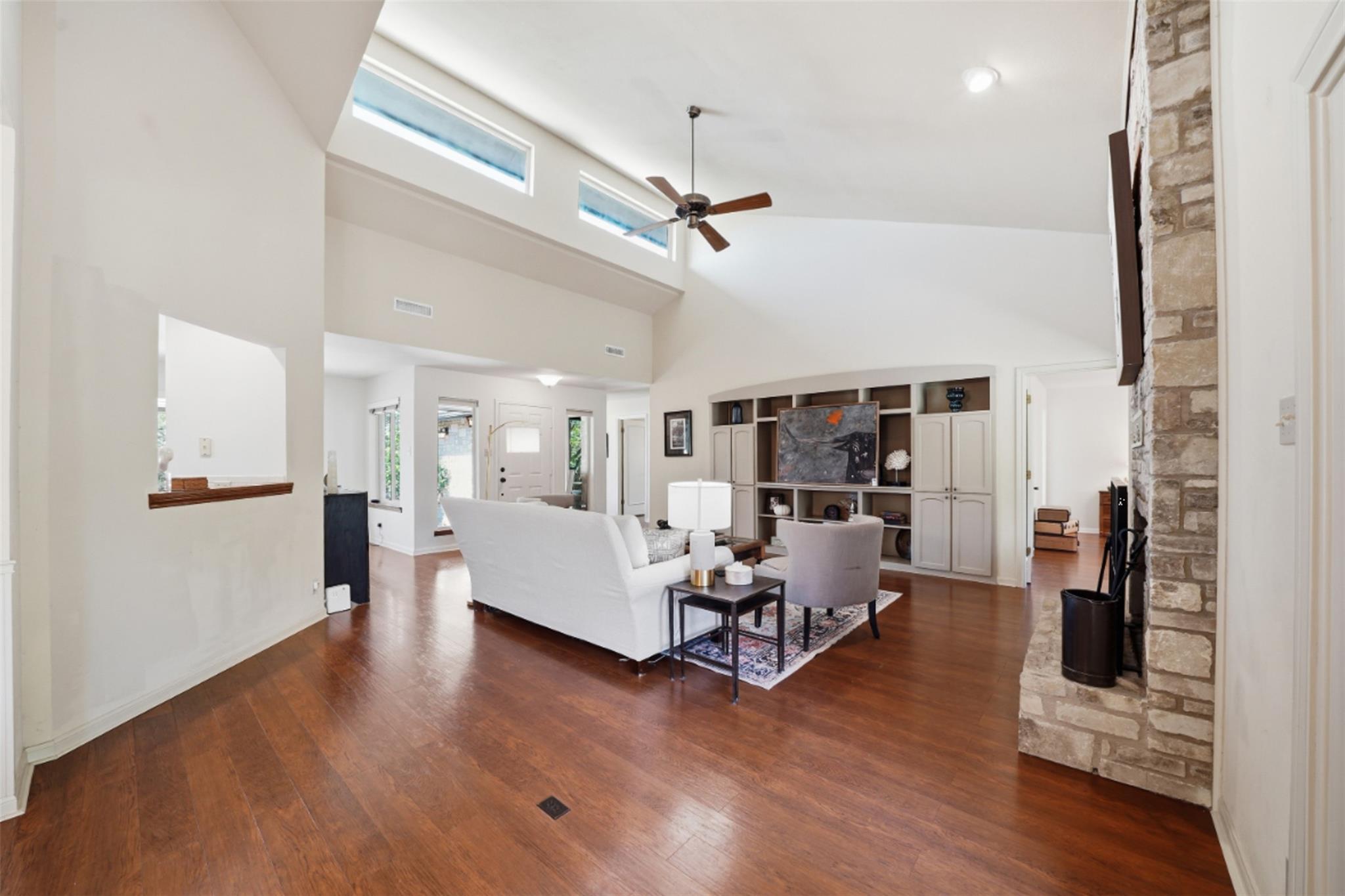 1041 Hidden Hills Hls, Dripping Springs, TX 78620