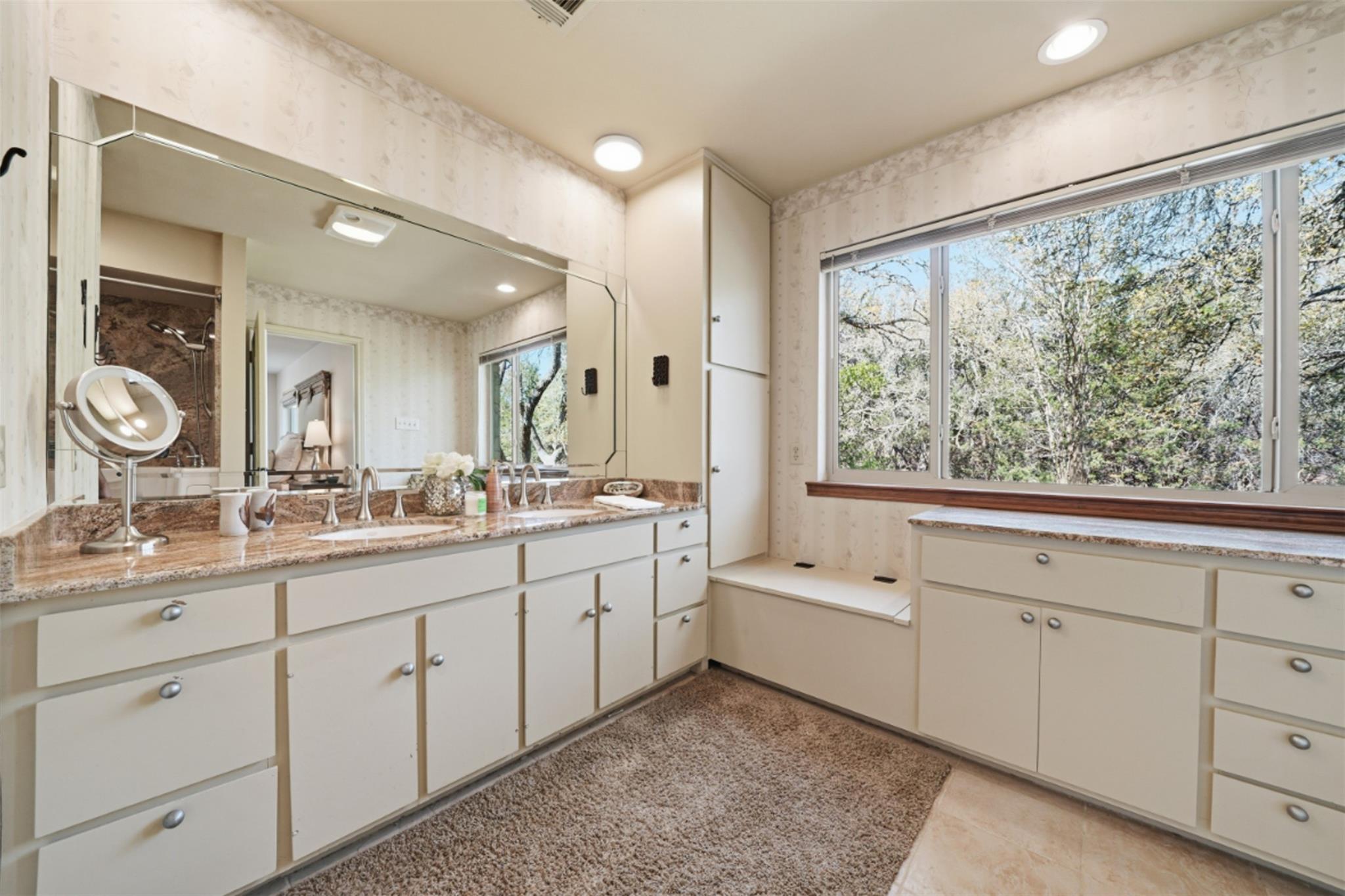 1041 Hidden Hills Hls, Dripping Springs, TX 78620