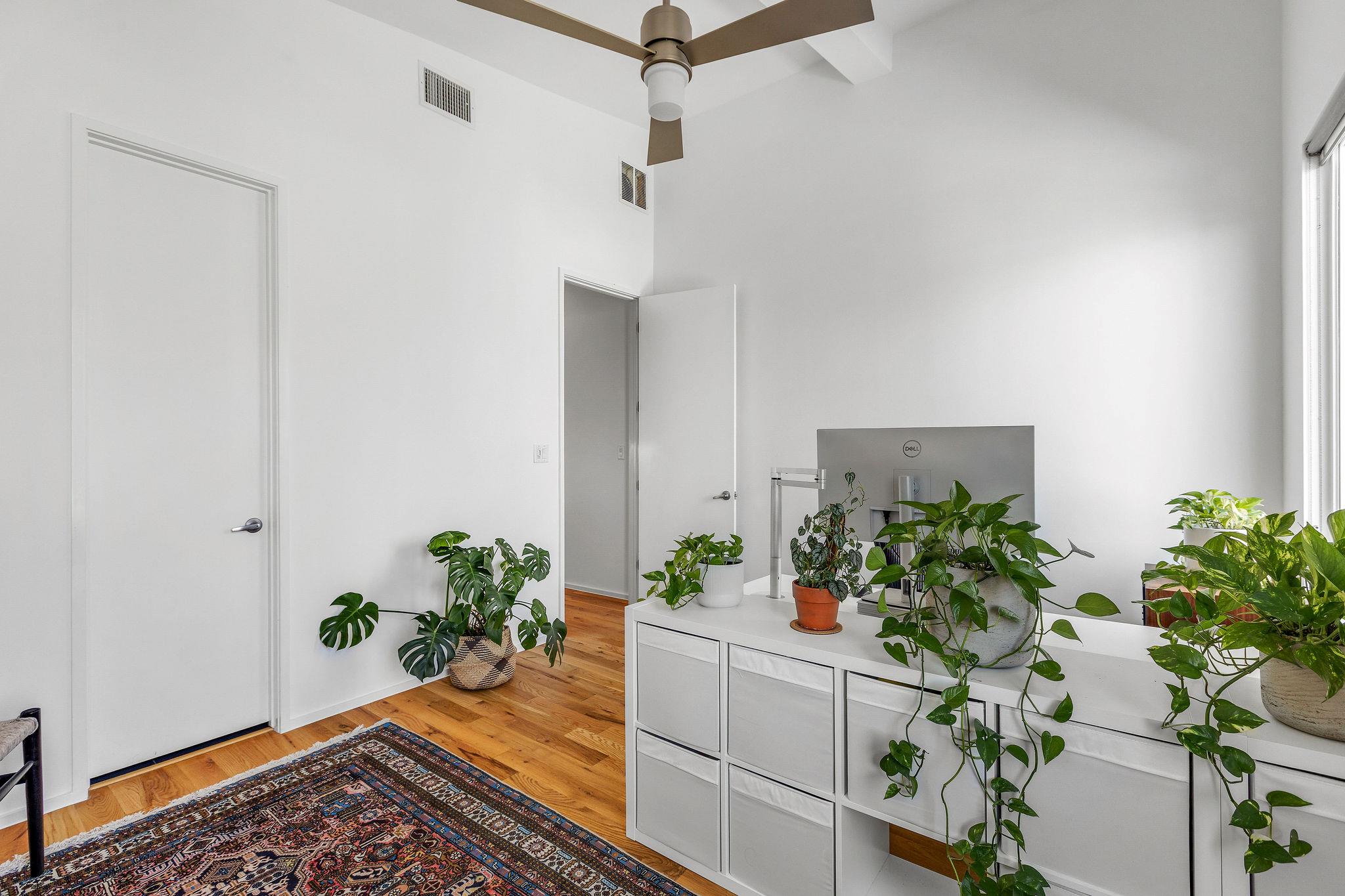 900 Brentwood St # B, Austin, TX 78757