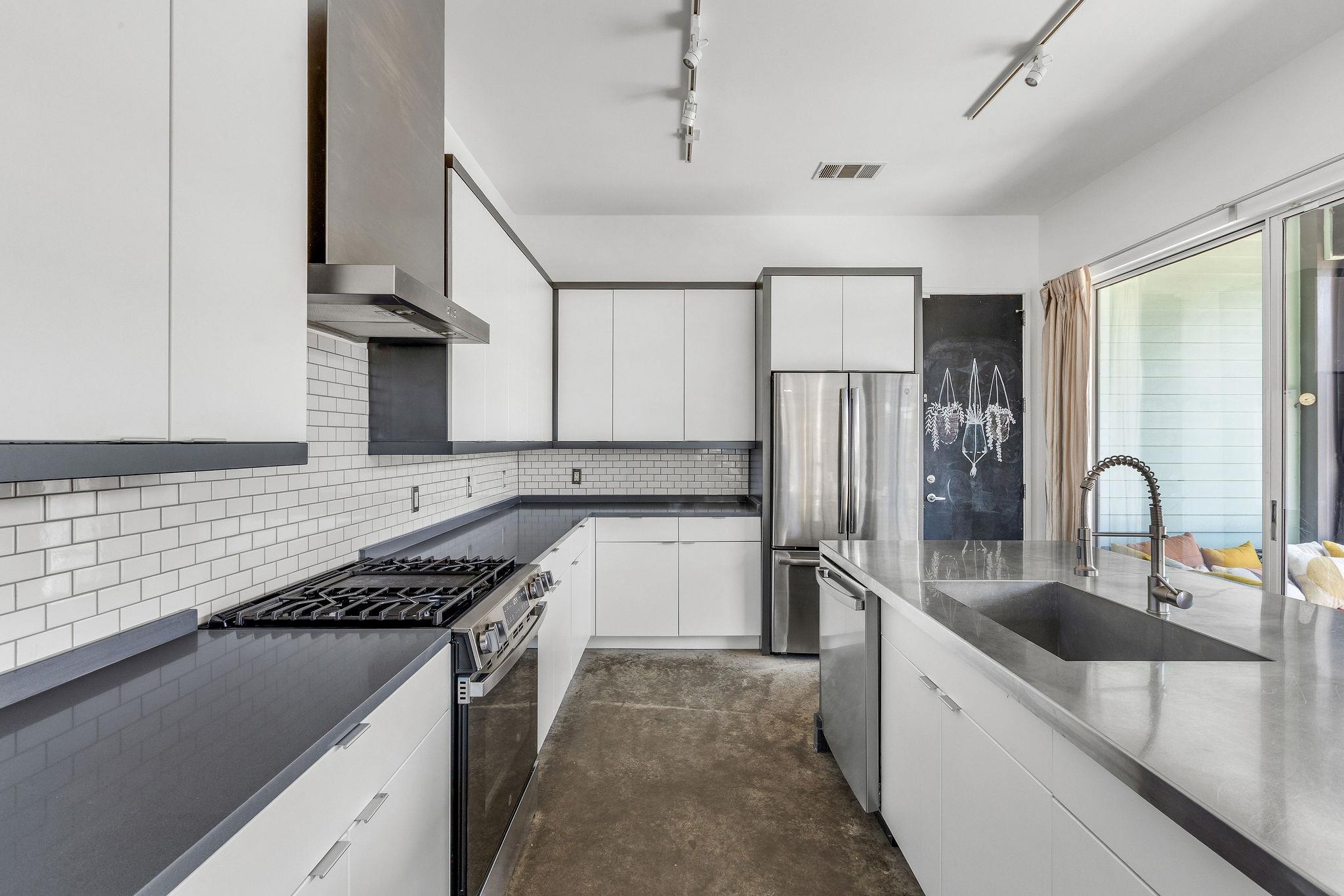 900 Brentwood St # B, Austin, TX 78757