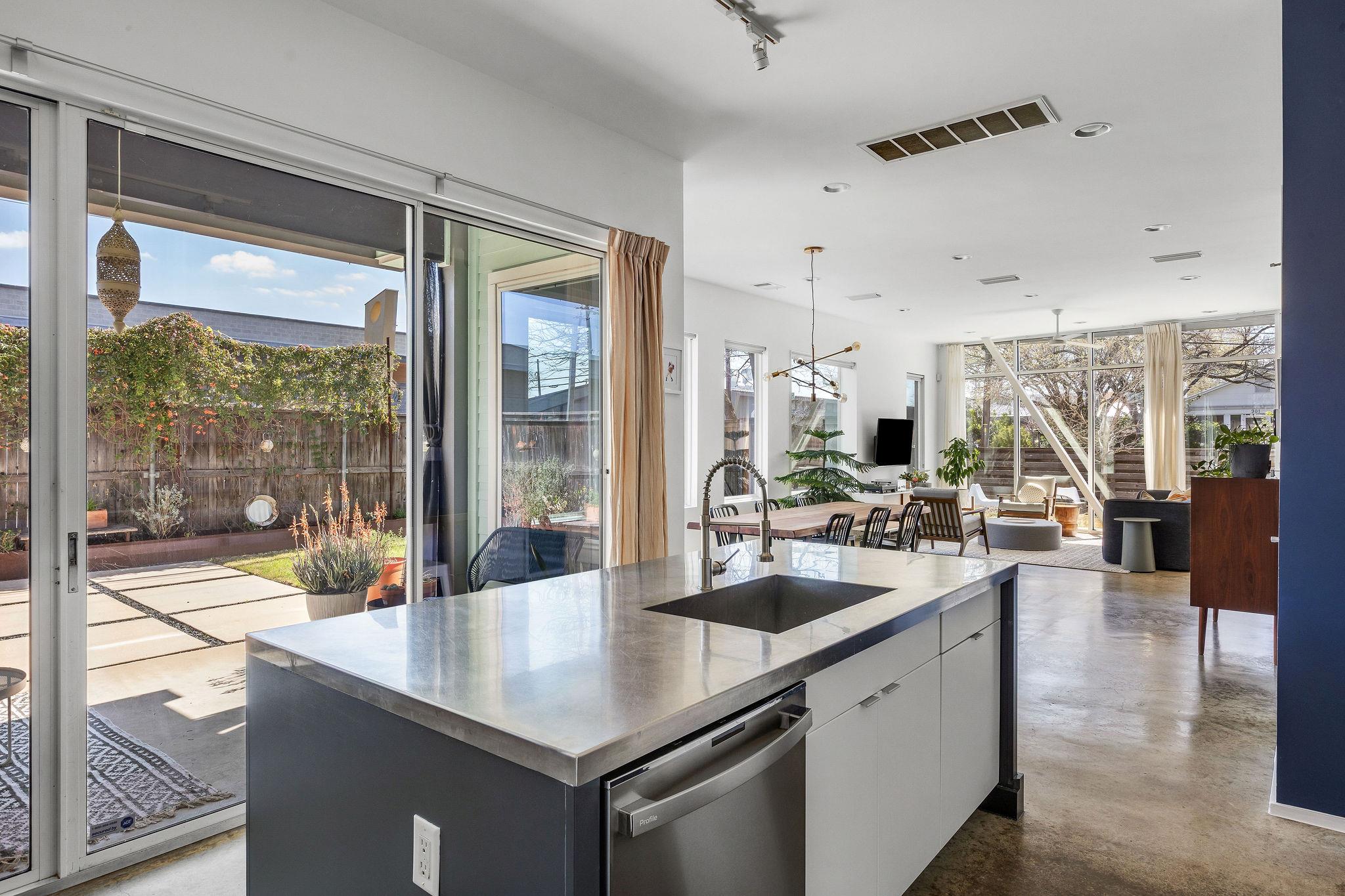 900 Brentwood St # B, Austin, TX 78757