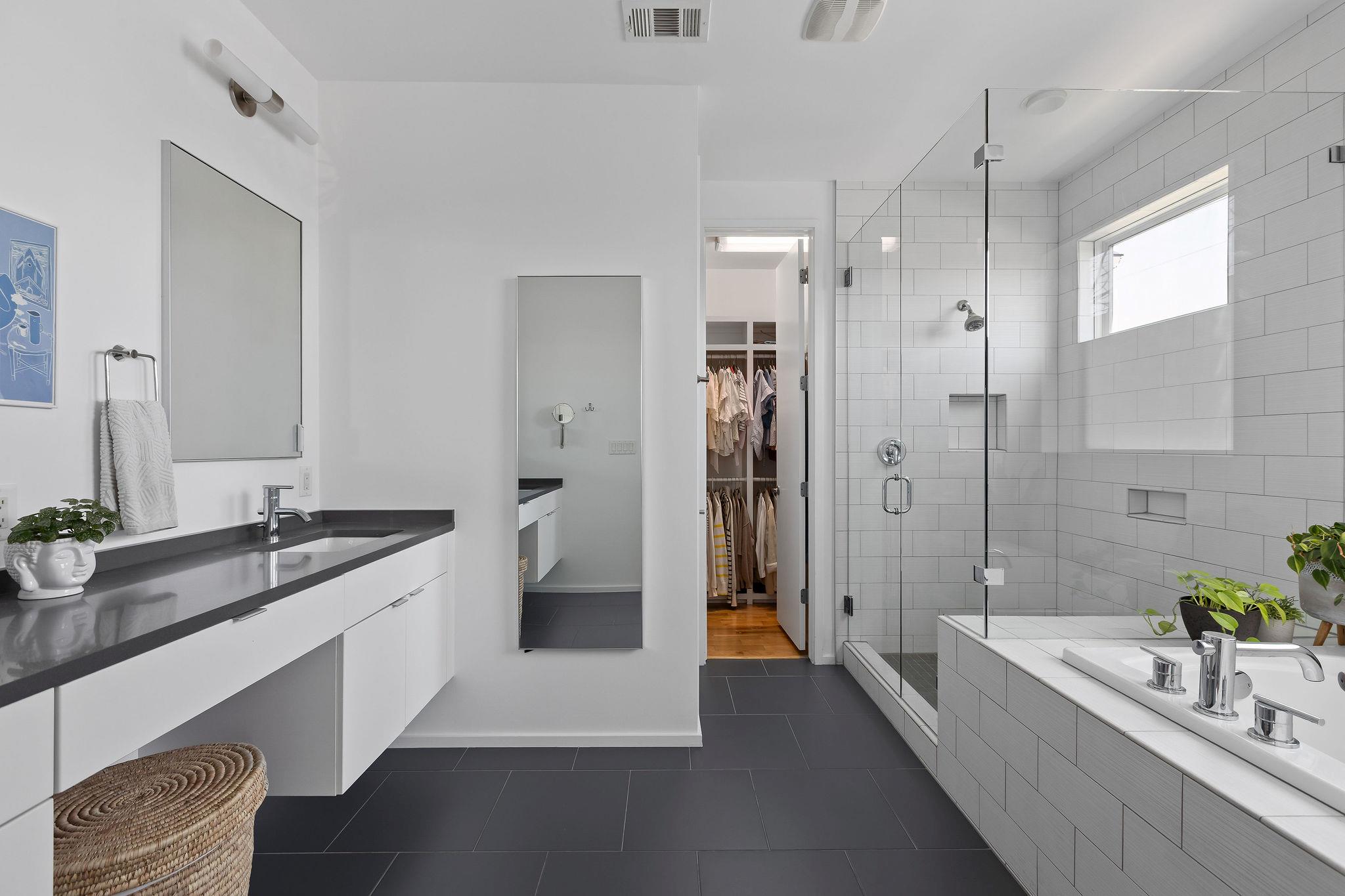 900 Brentwood St # B, Austin, TX 78757