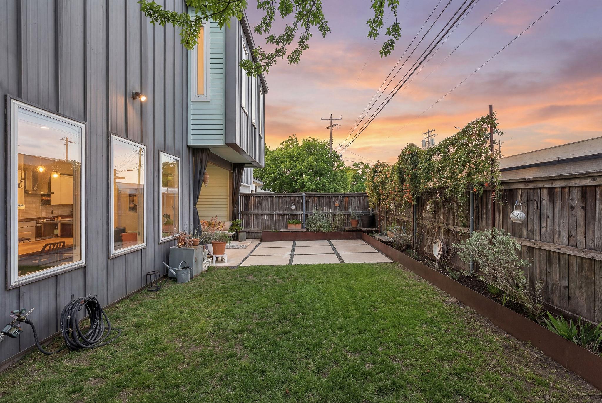 900 Brentwood St # B, Austin, TX 78757