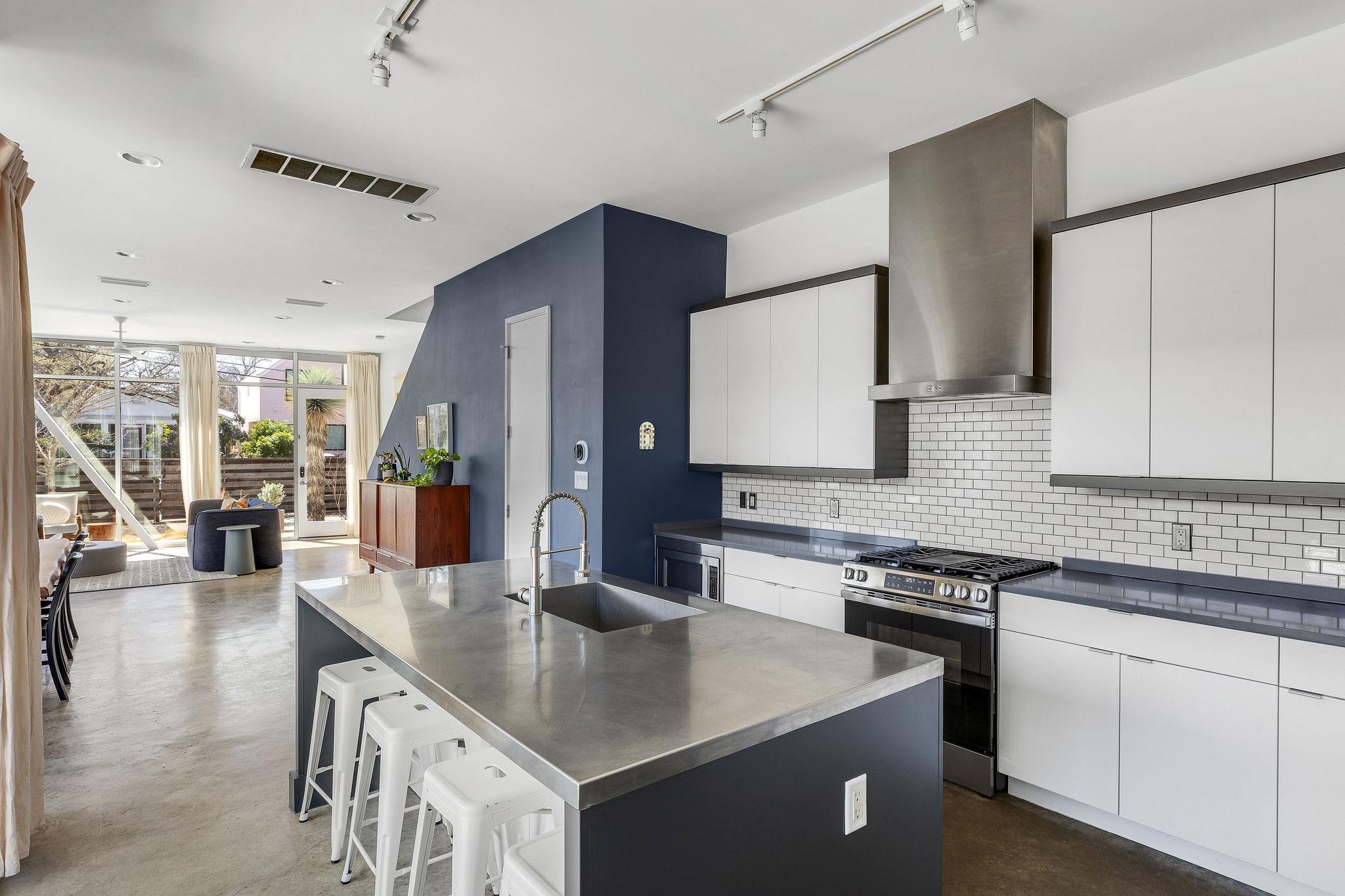 900 Brentwood St # B, Austin, TX 78757