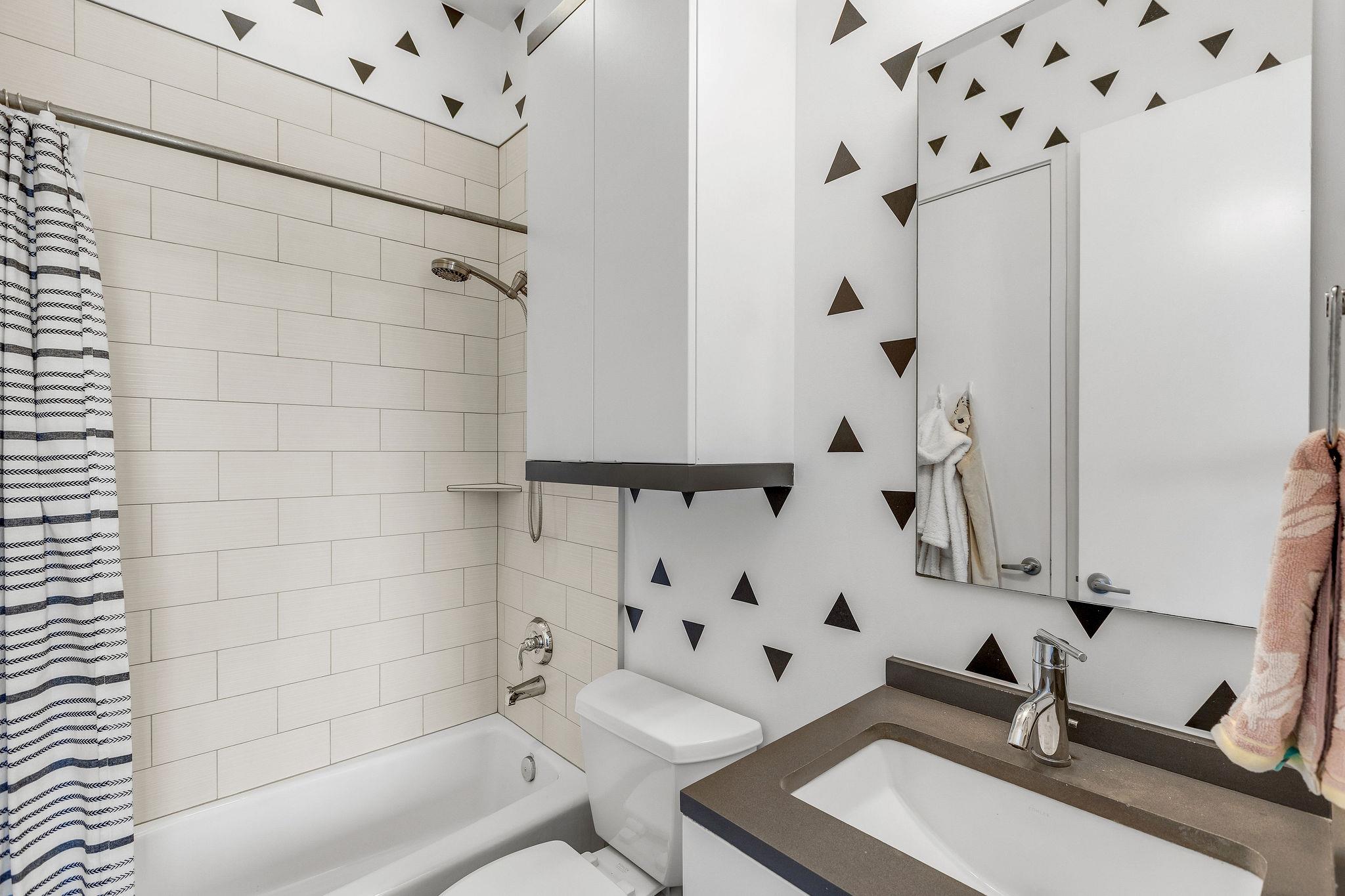 900 Brentwood St # B, Austin, TX 78757