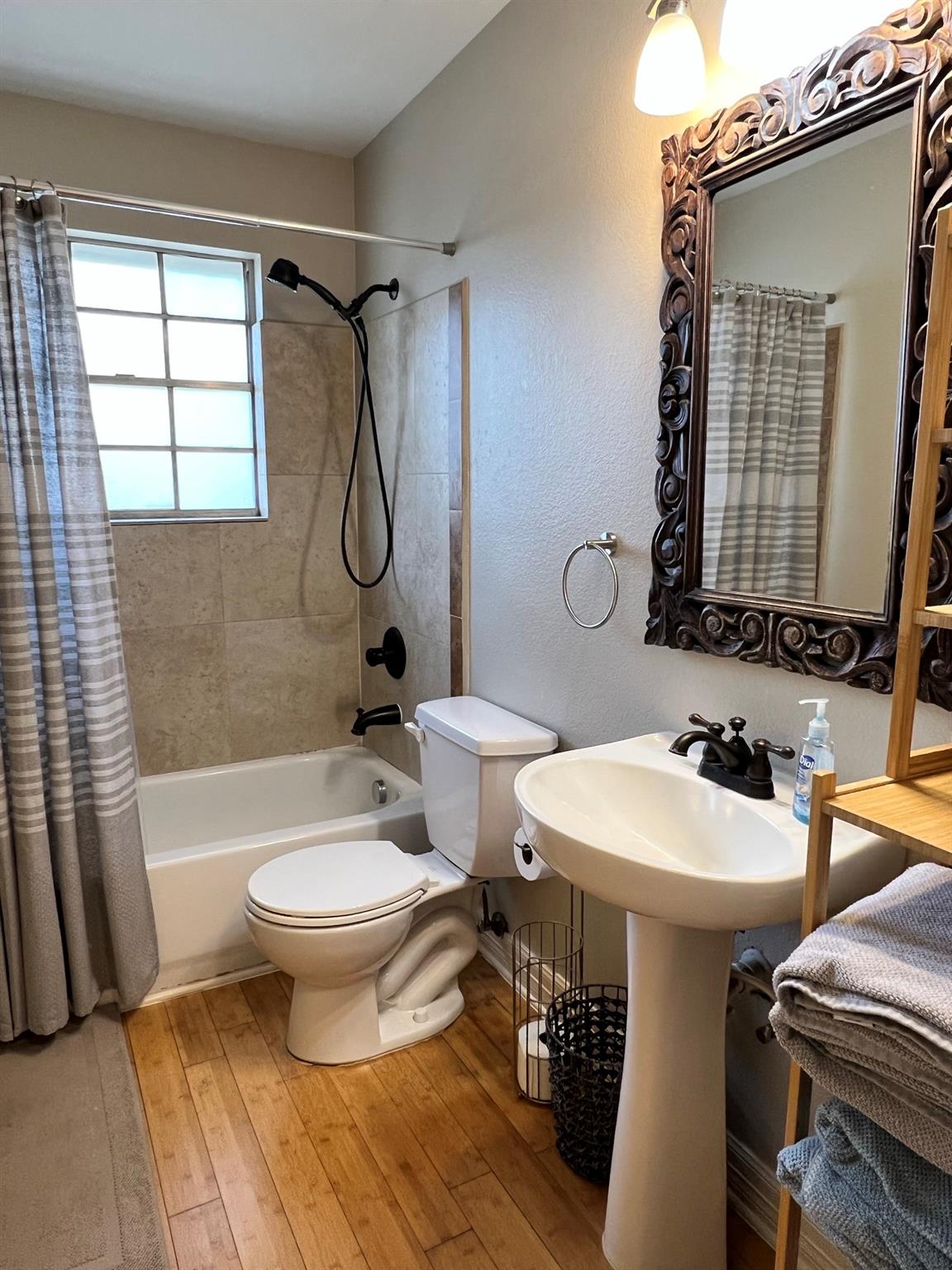 1307 Norwalk Ln # 201, Austin, TX 78703