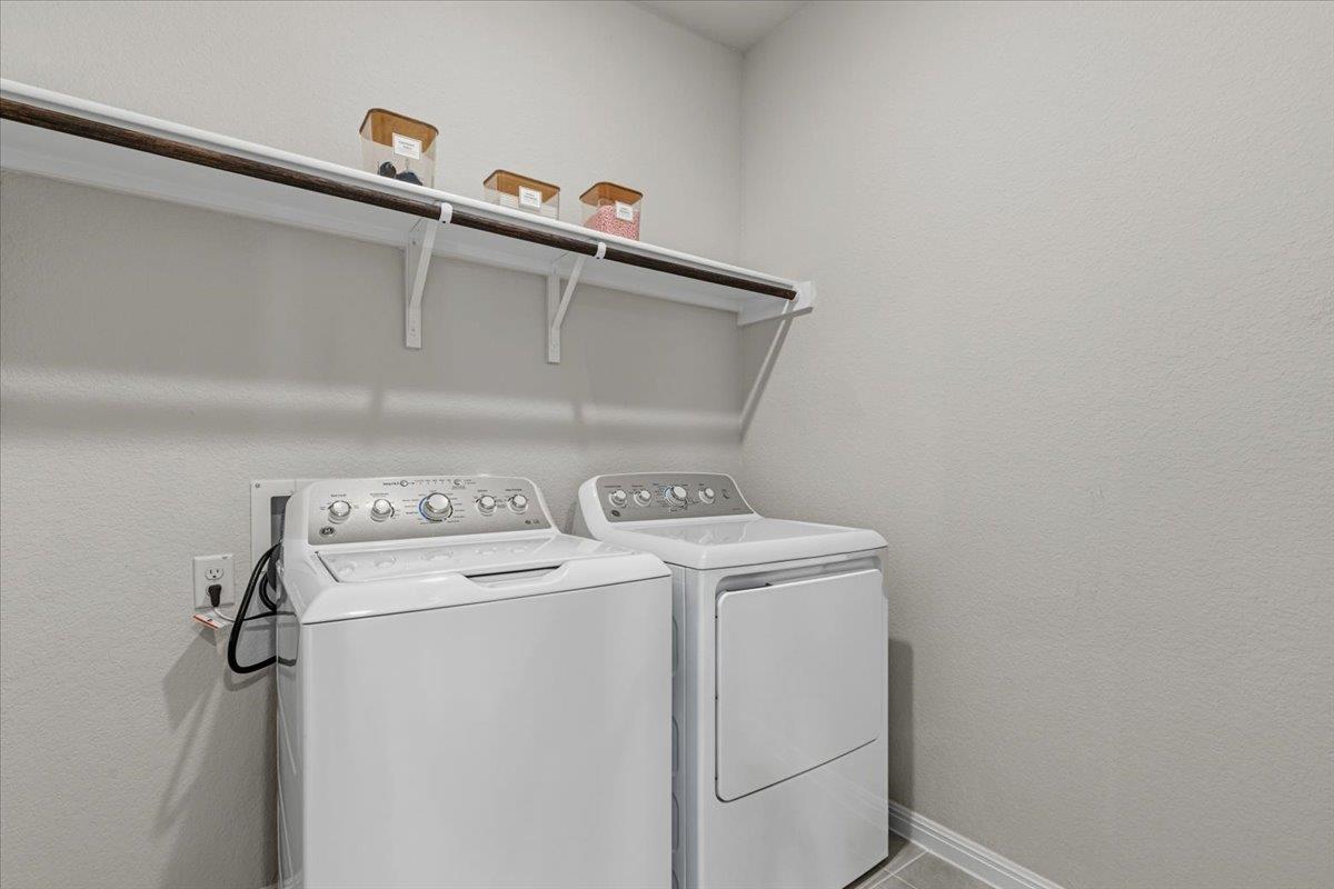 158 Crater Lake Dr, Dripping Springs, TX 78620