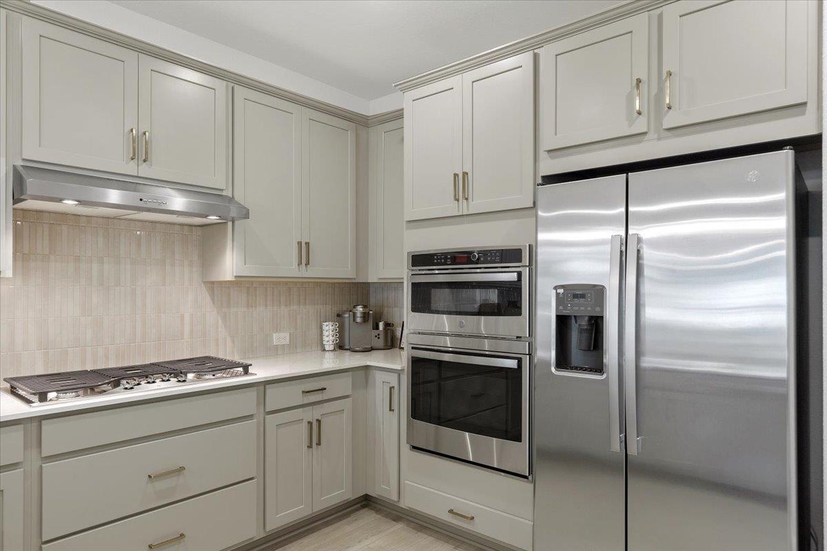 158 Crater Lake Dr, Dripping Springs, TX 78620