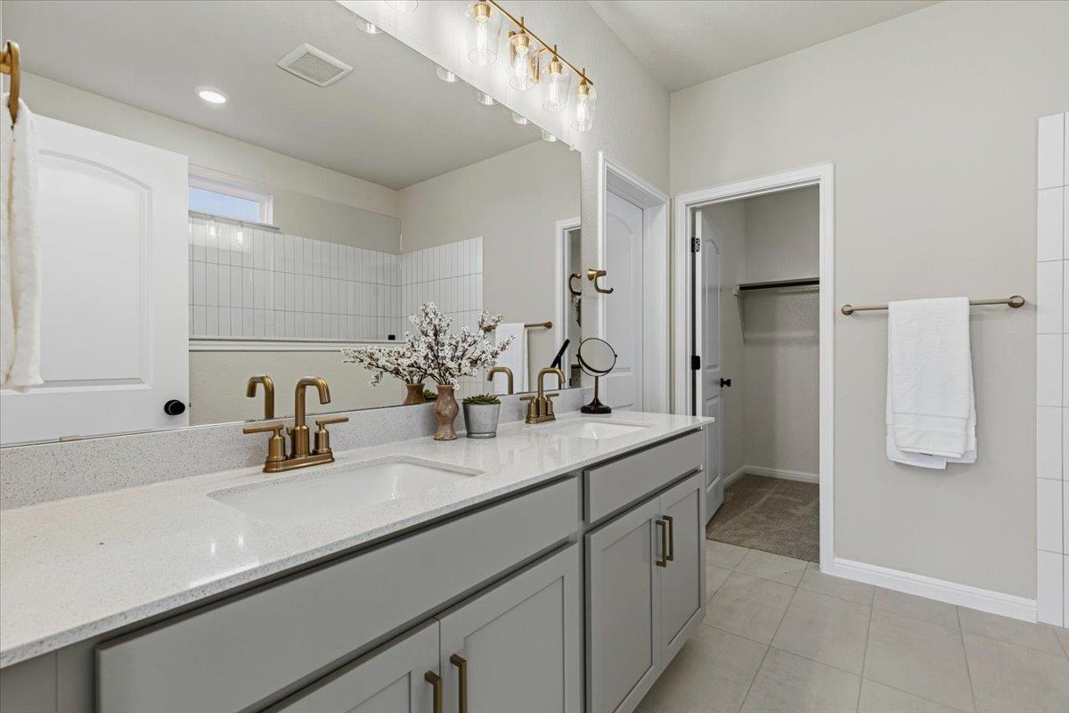 158 Crater Lake Dr, Dripping Springs, TX 78620