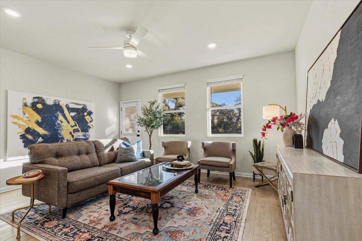 158 Crater Lake Dr, Dripping Springs, TX 78620