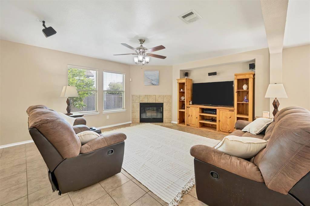 1203 Hyde Park Dr, Round Rock, TX 78665