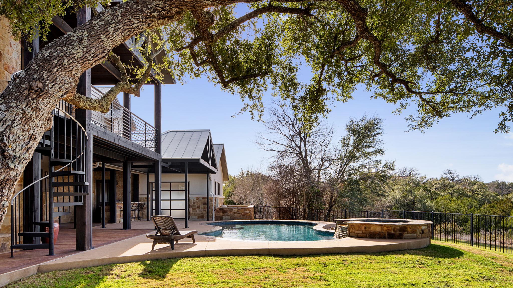 265 McKellar Rd, Dripping Springs, TX 78620