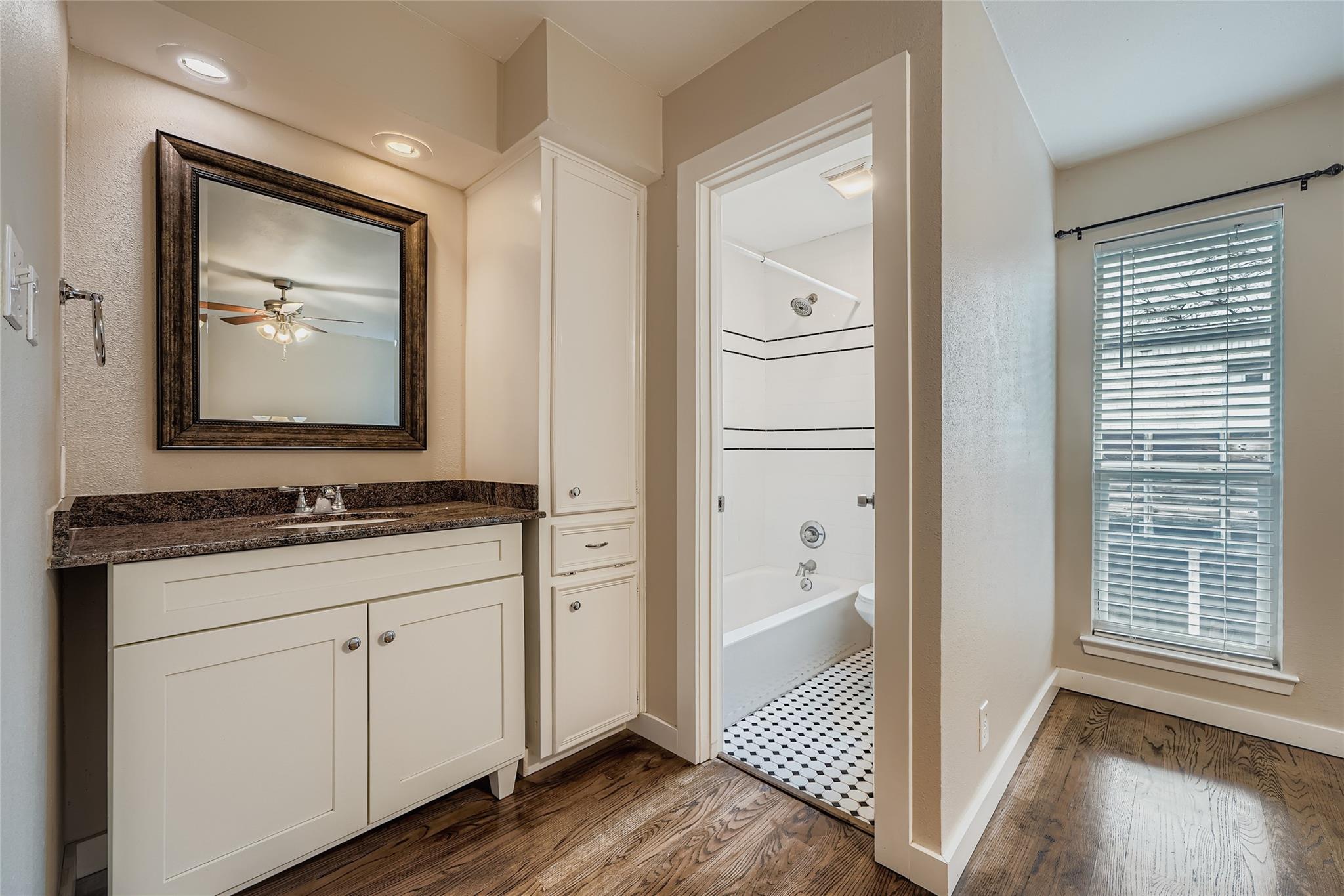 5604 Woodrow Ave # 11, Austin, TX 78756