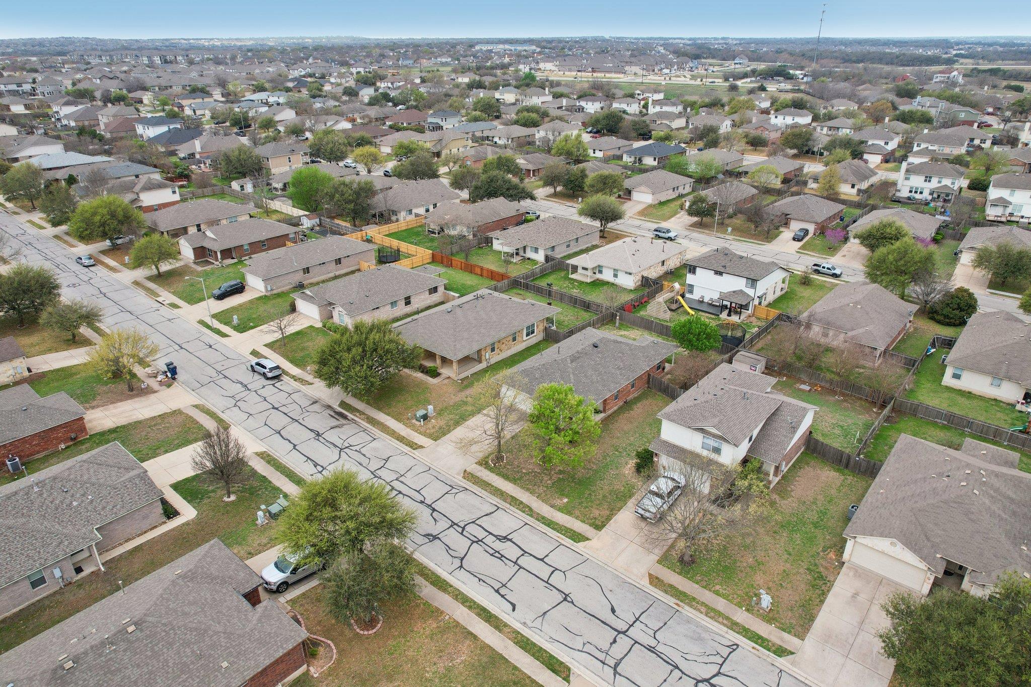 1115 Whitley Dr, Leander, TX 78641