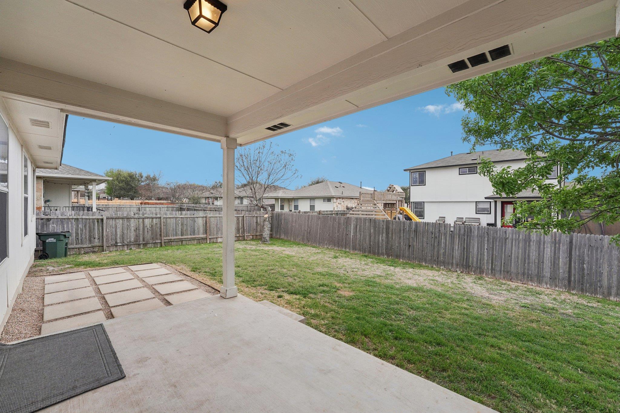 1115 Whitley Dr, Leander, TX 78641