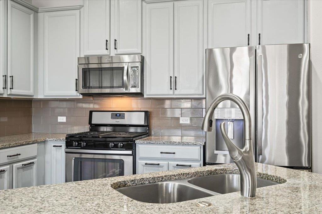 2721 Garlic Creek Dr, Buda, TX 78610