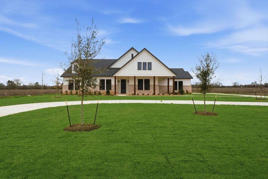 106 Hydrangea Dr, Smithville, TX 78957