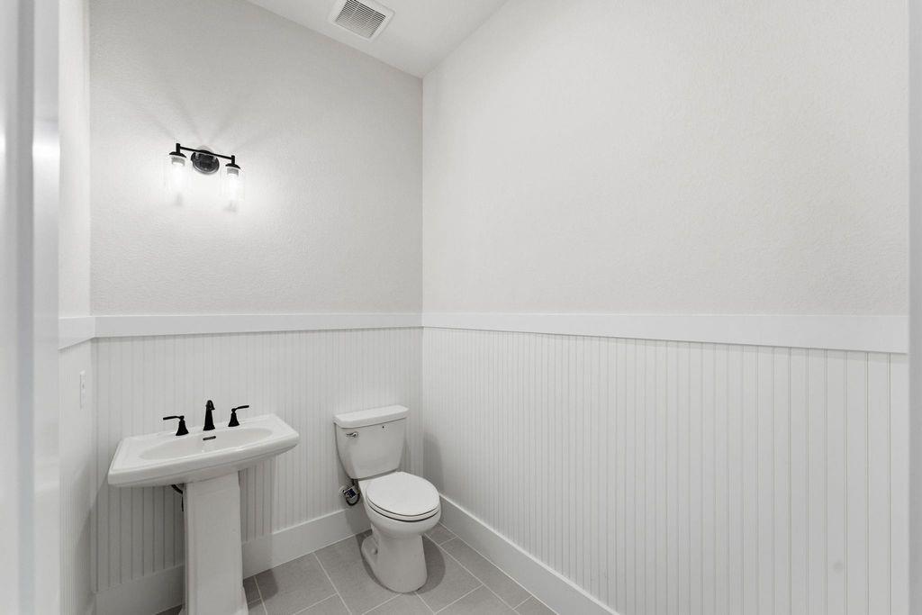 106 Hydrangea Dr, Smithville, TX 78957