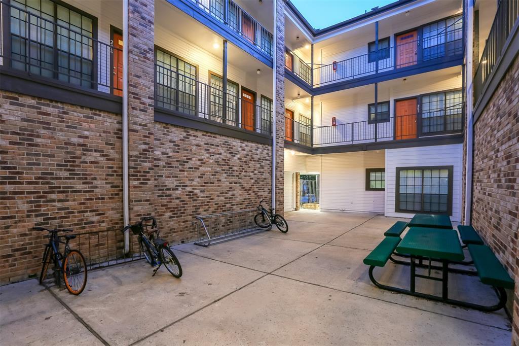 912 W 22nd St # 106, Austin, TX 78705