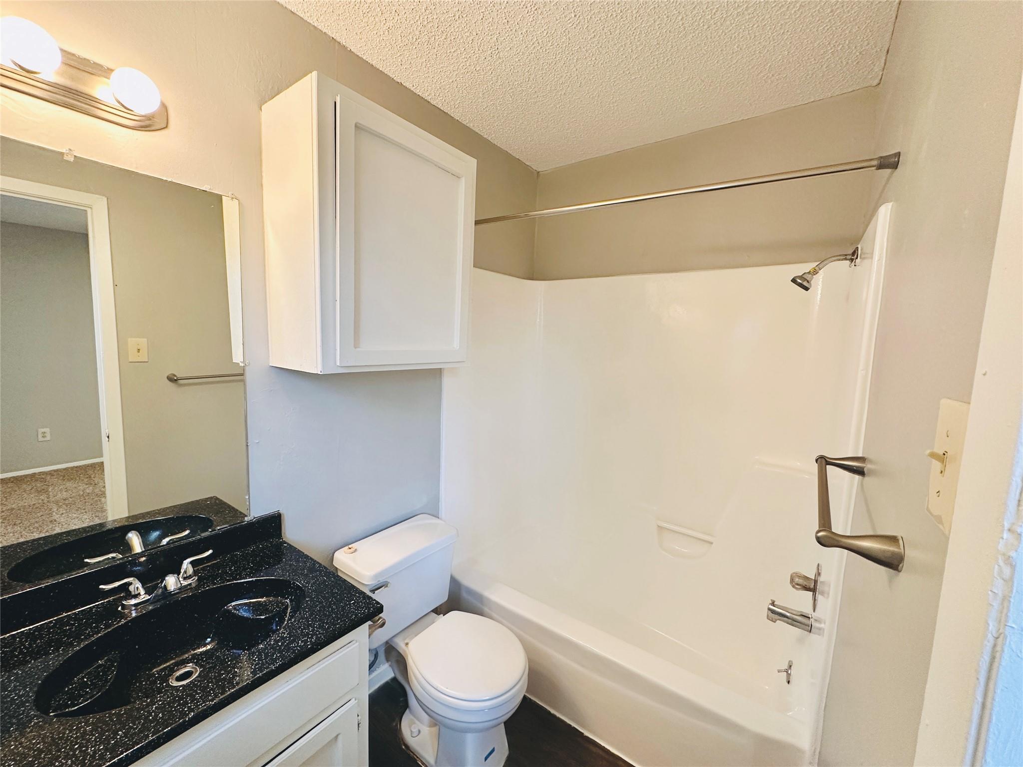 3702 S Second St # 204, Austin, TX 78704