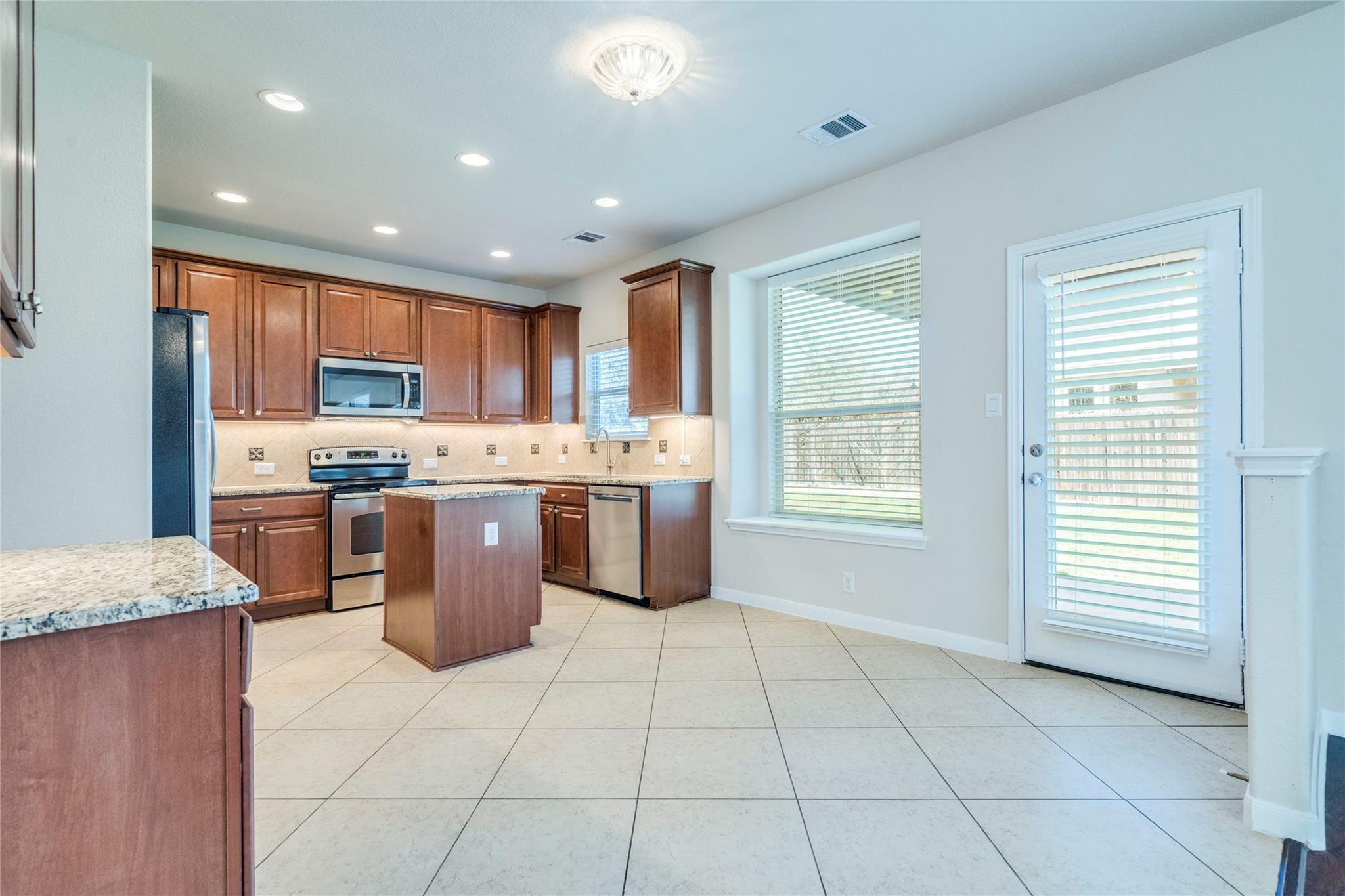 17708 Linkhill Dr, Dripping Springs, TX 78620