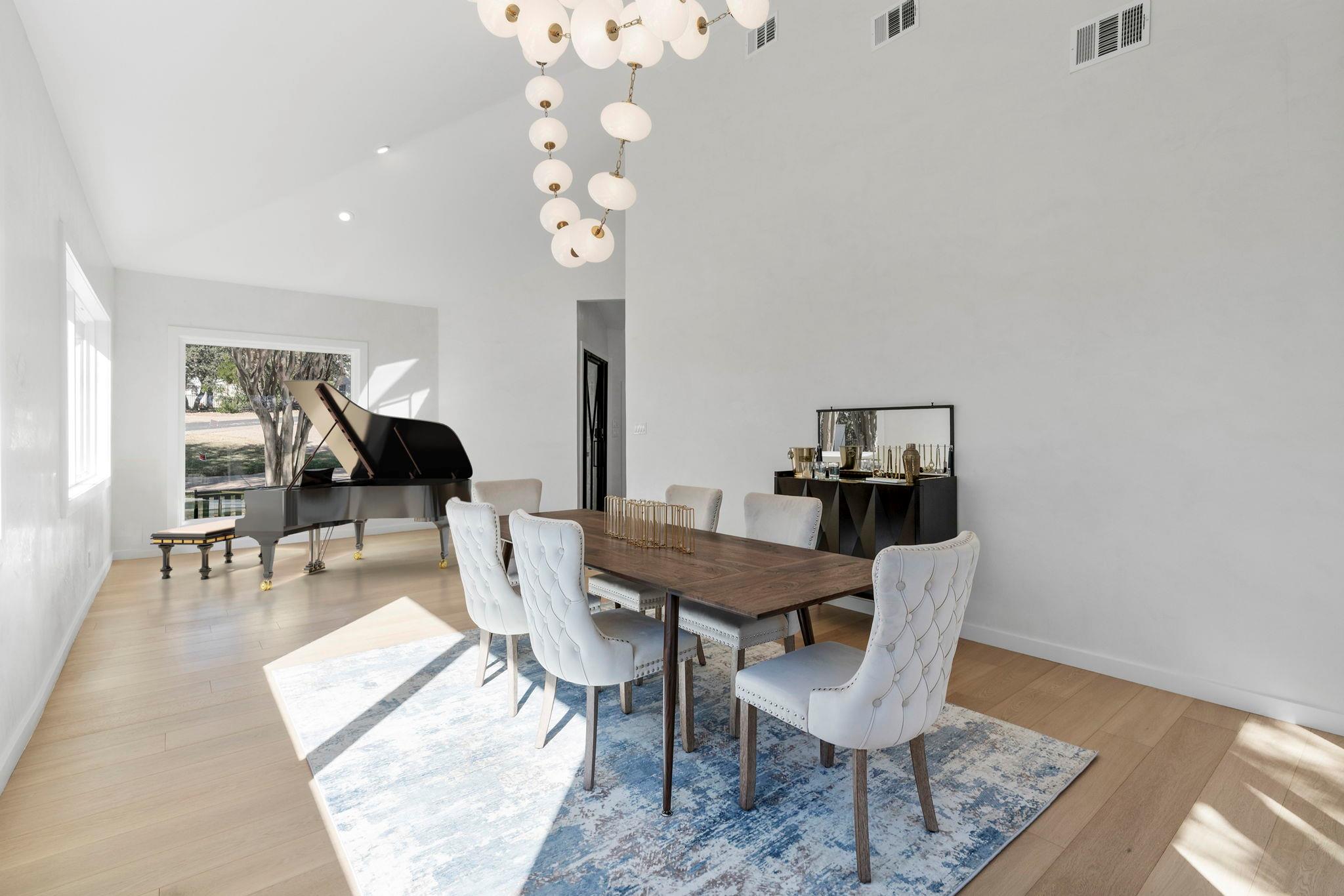 701 Furlong Dr, Austin, TX 78746