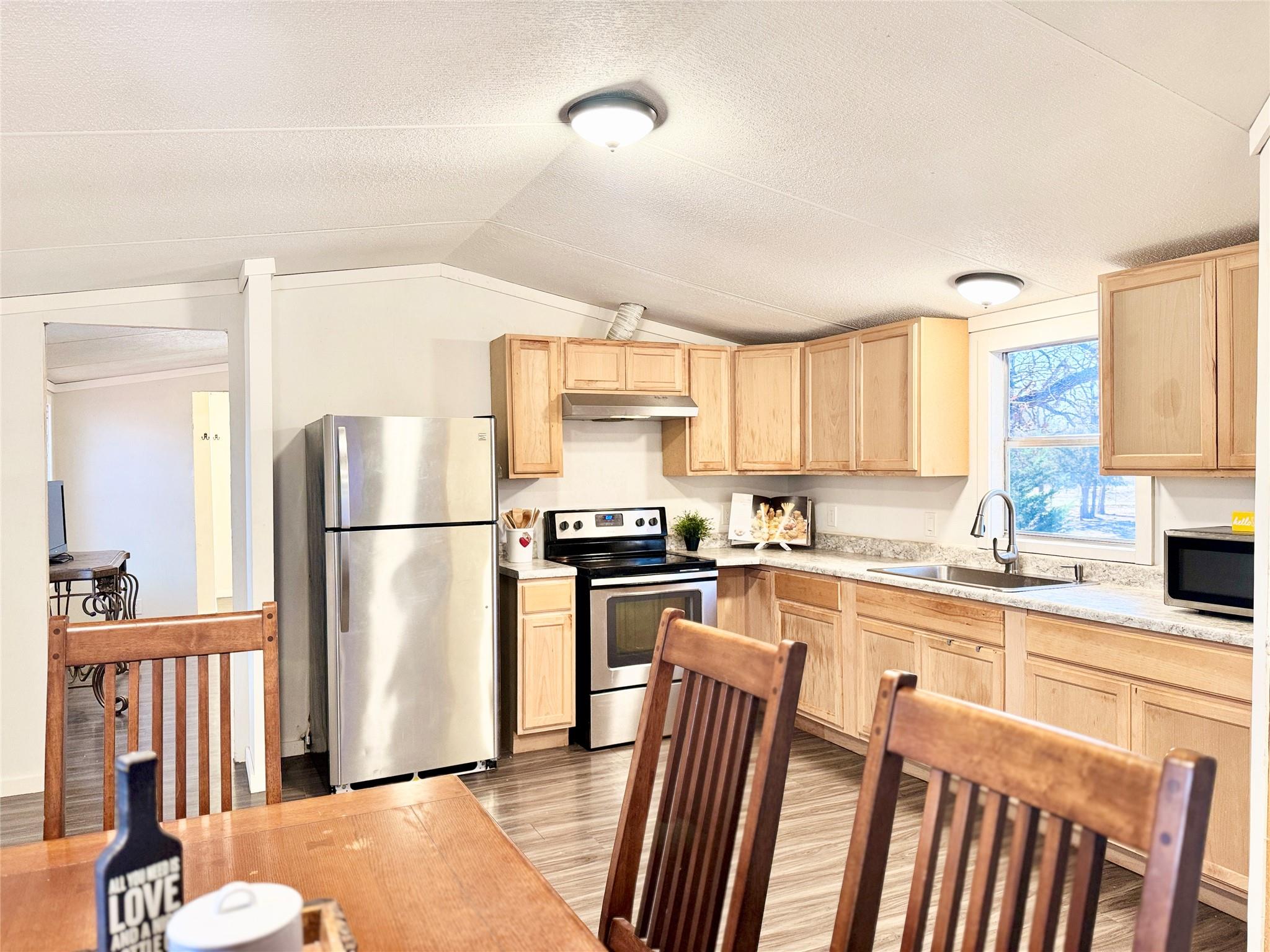 6739 Taylorsville Rd, Dale, TX 78616