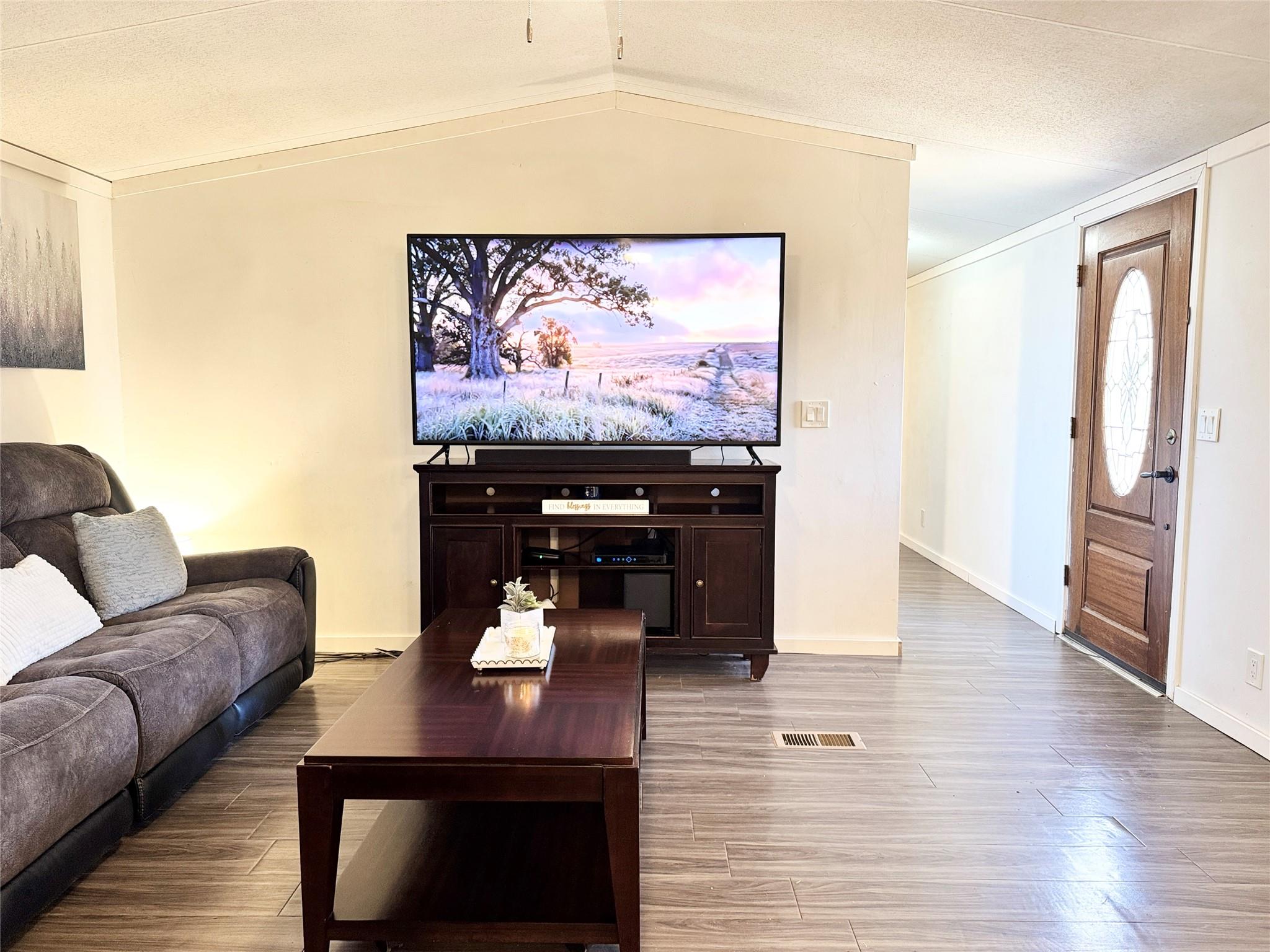 6739 Taylorsville Rd, Dale, TX 78616