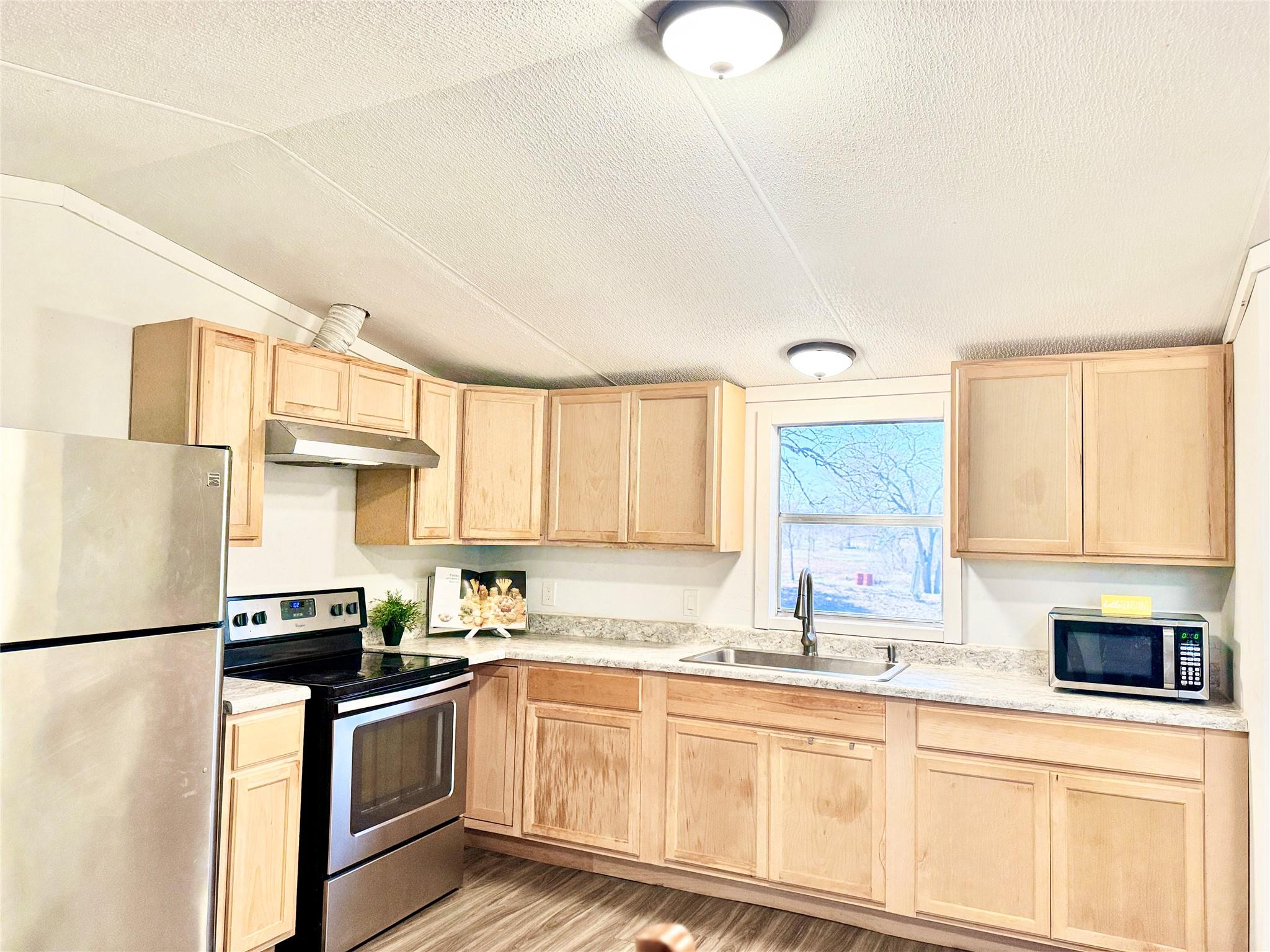 6739 Taylorsville Rd, Dale, TX 78616