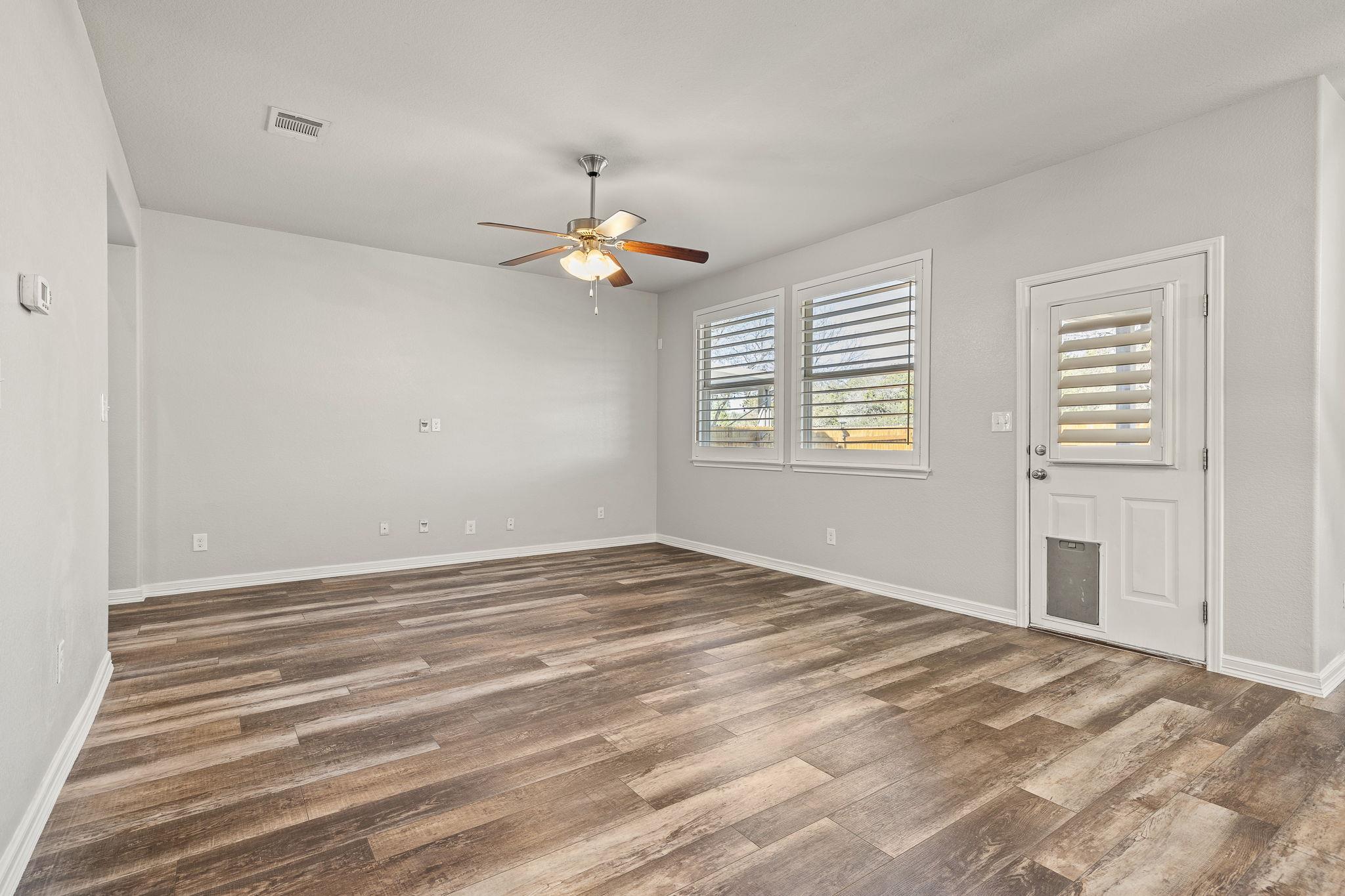 529 Cinnamon Teal Ln, Leander, TX 78641