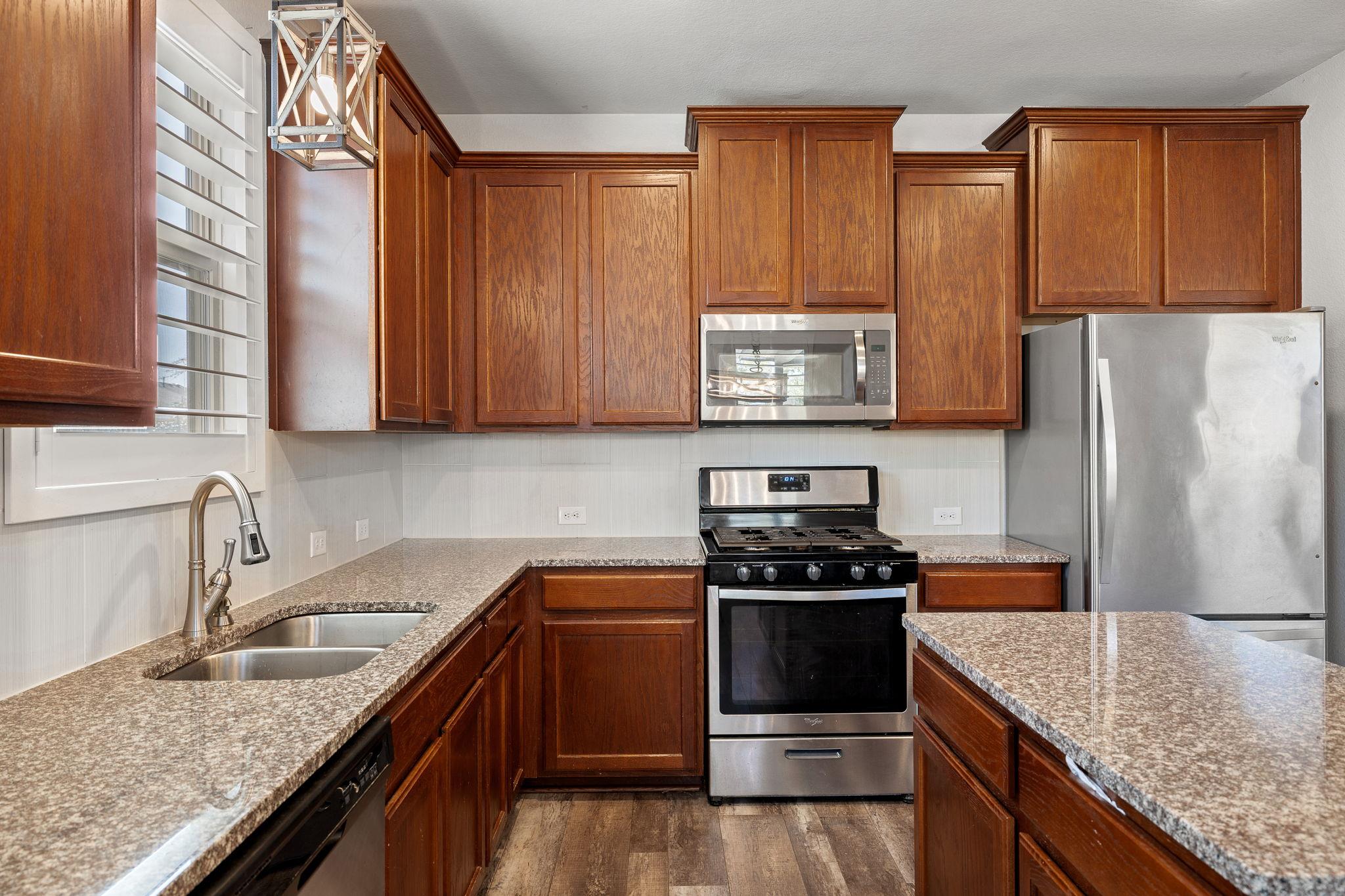 529 Cinnamon Teal Ln, Leander, TX 78641