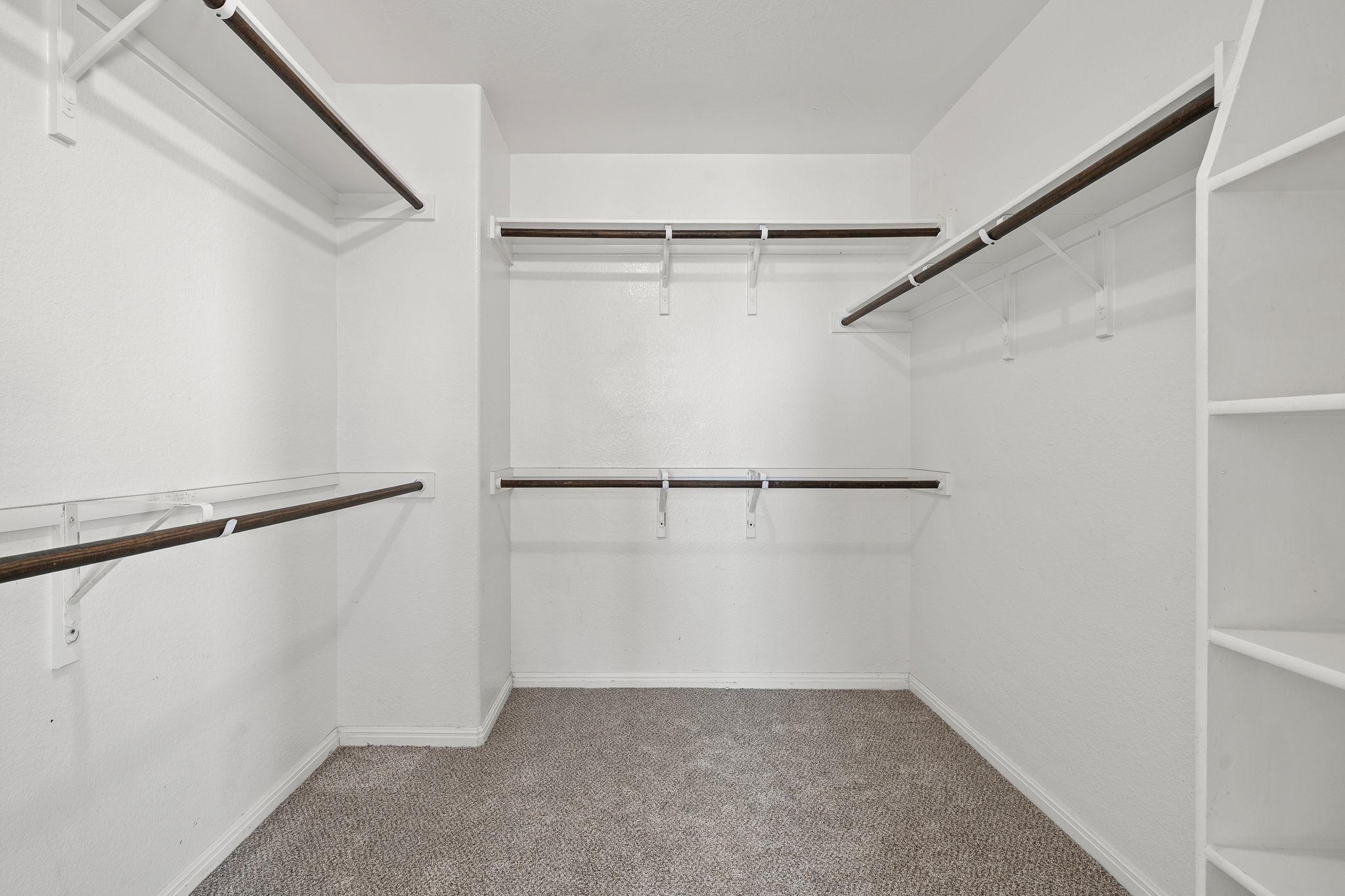 529 Cinnamon Teal Ln, Leander, TX 78641