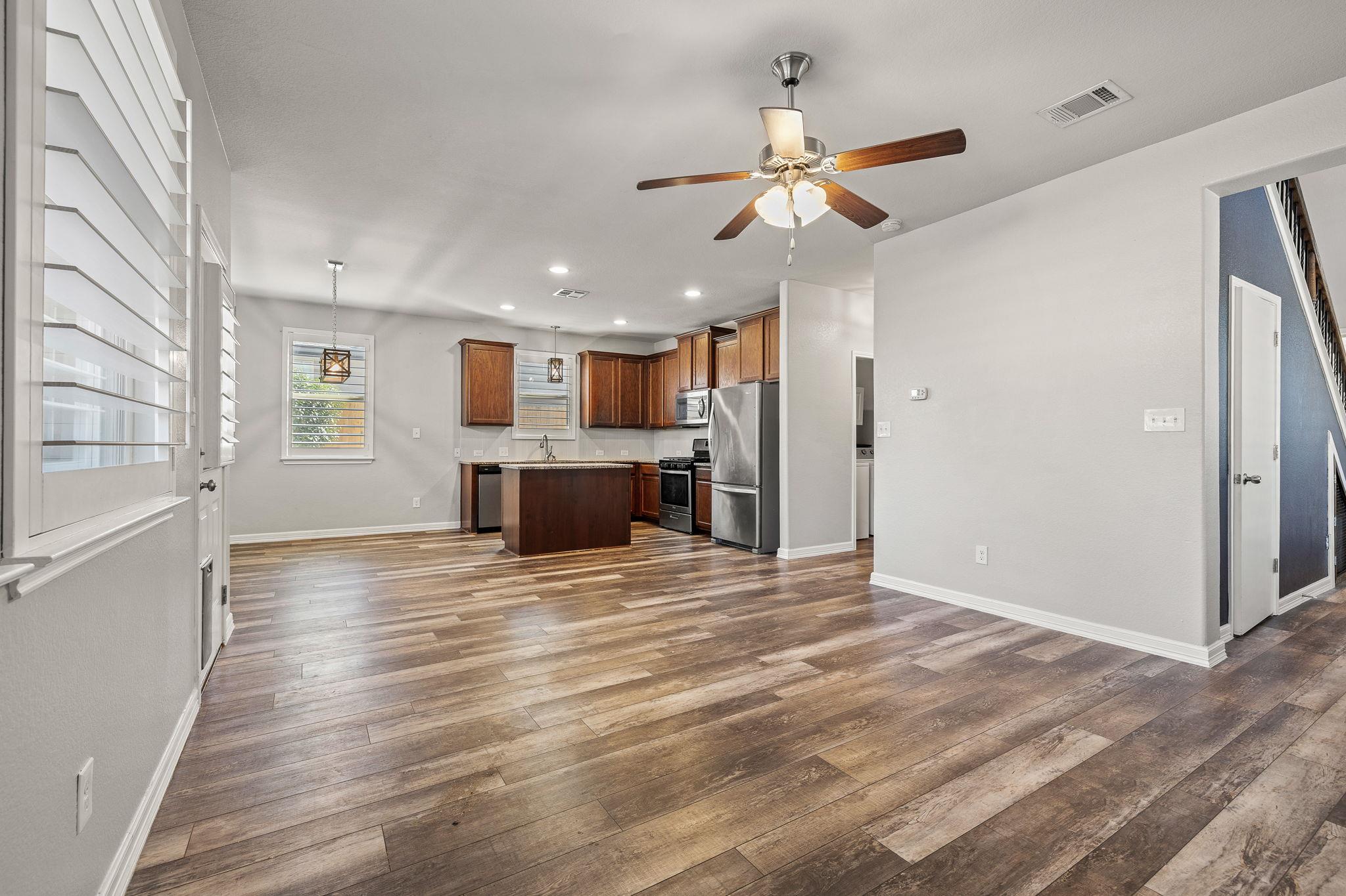 529 Cinnamon Teal Ln, Leander, TX 78641