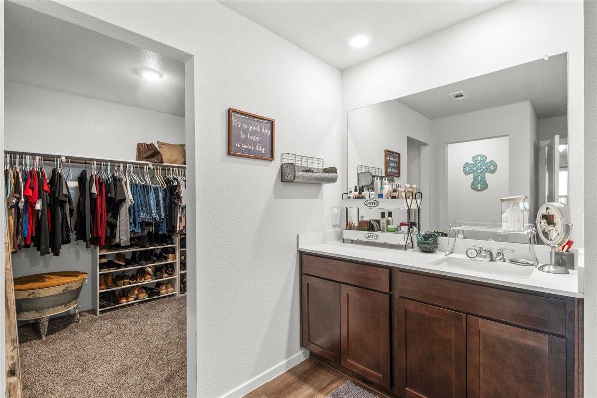 402 Perry Pl, Rockdale, TX 76567