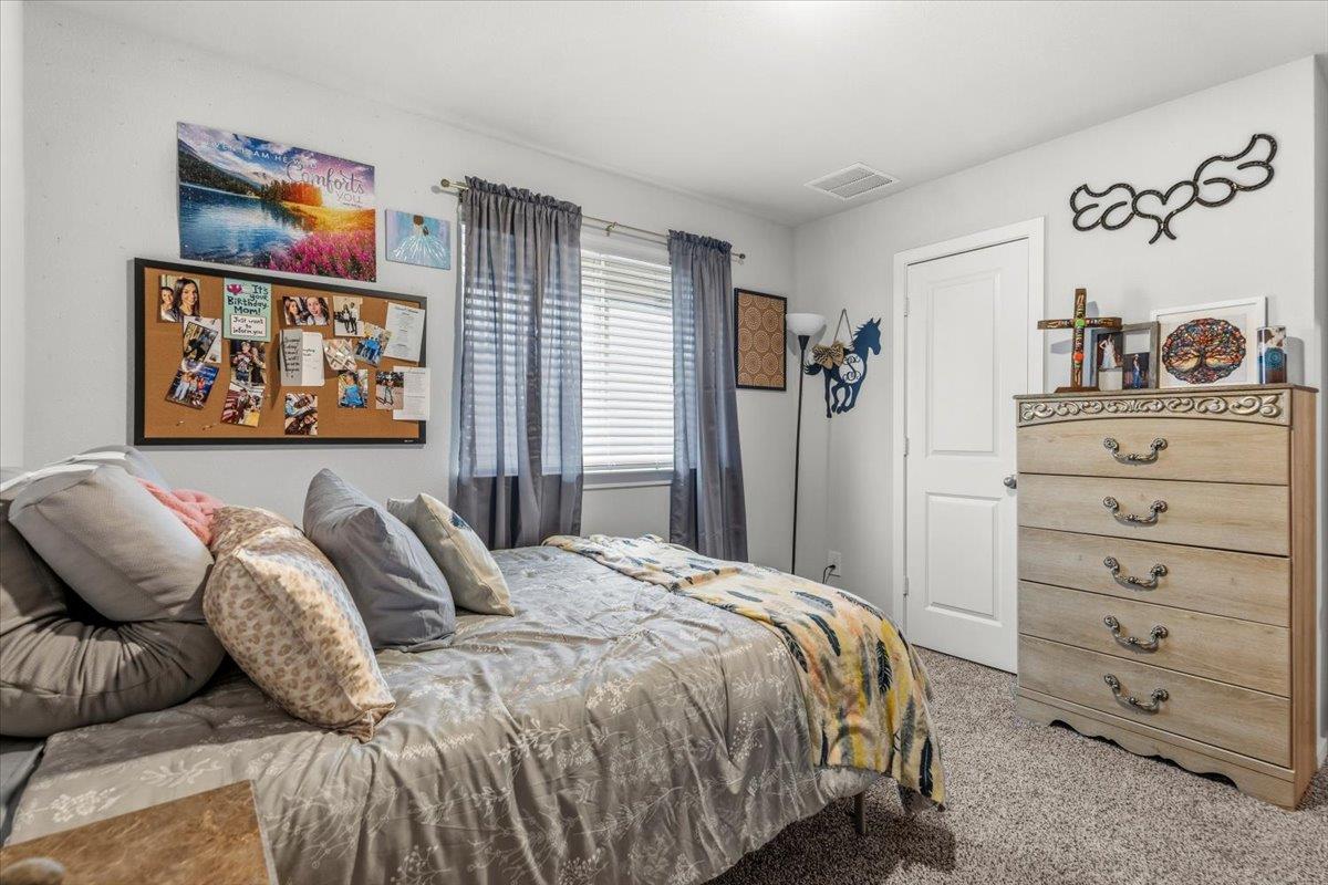 402 Perry Pl, Rockdale, TX 76567