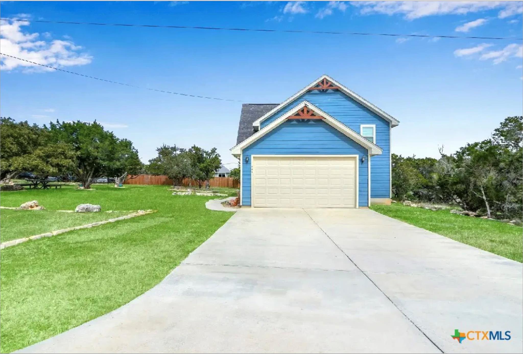 1009 EAGLE FLIGHT DR Dr, Canyon Lake, TX 78133